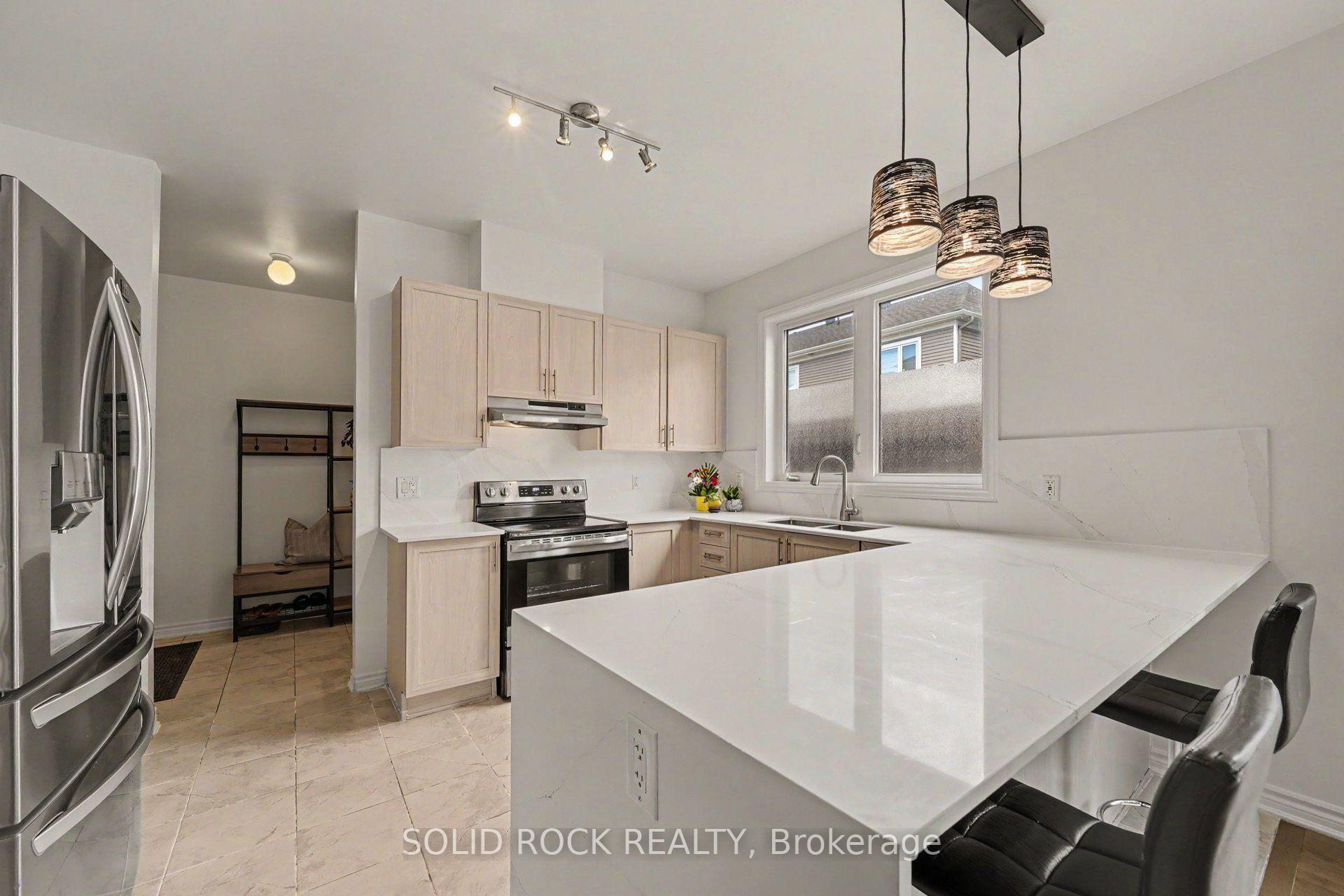 Photo 13 of 1011 Carden Lane, Ottawa, Chapel Hill South - Orleans Village — HOMEH