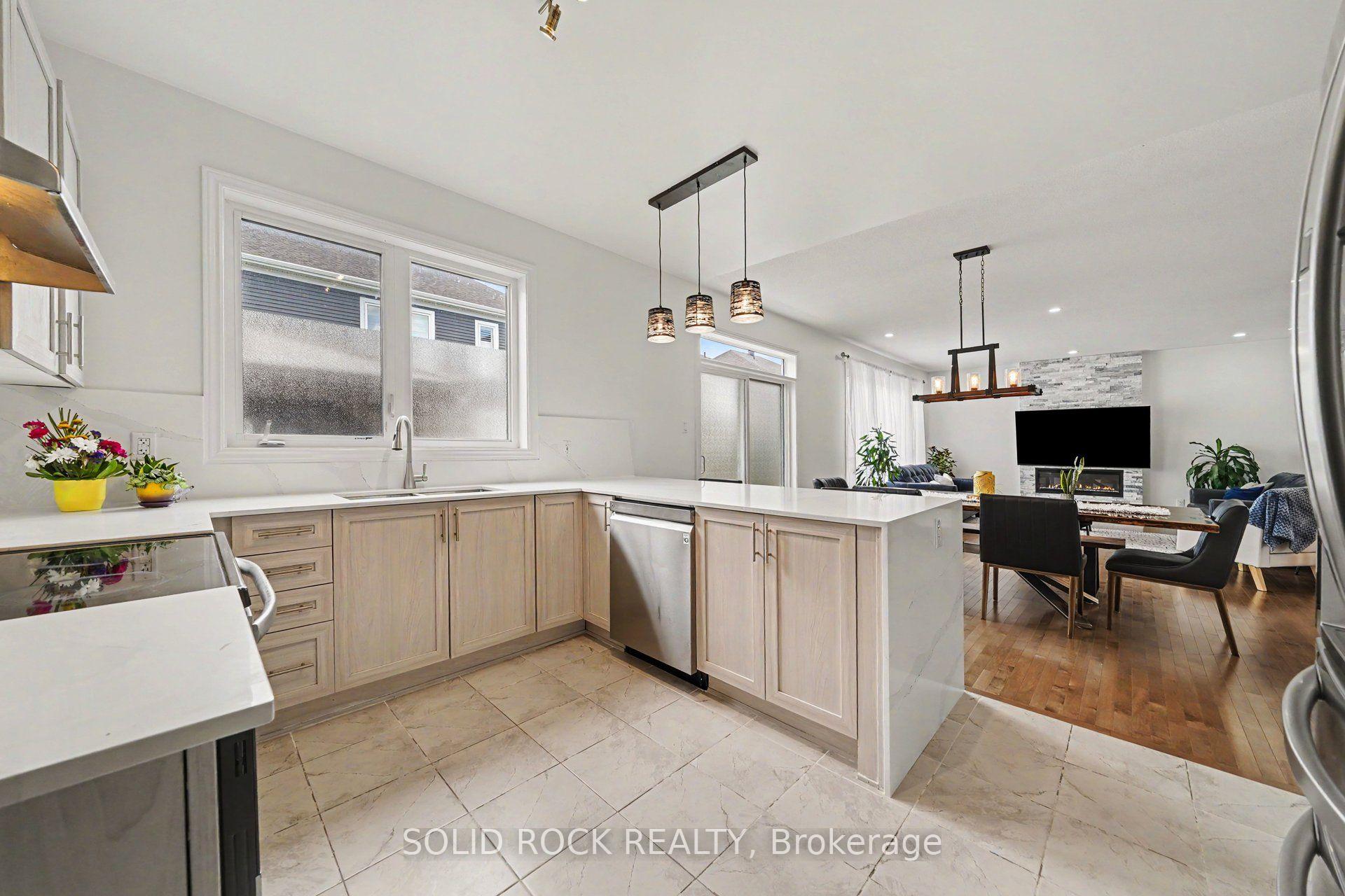 Photo 16 of 1011 Carden Lane, Ottawa, Chapel Hill South - Orleans Village — HOMEH