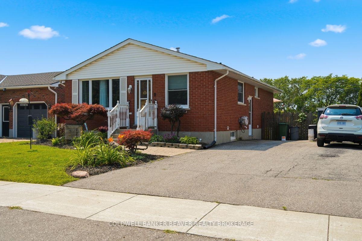 Photo 2 of 172 Fairview Avenue, St. Thomas — HOMEH