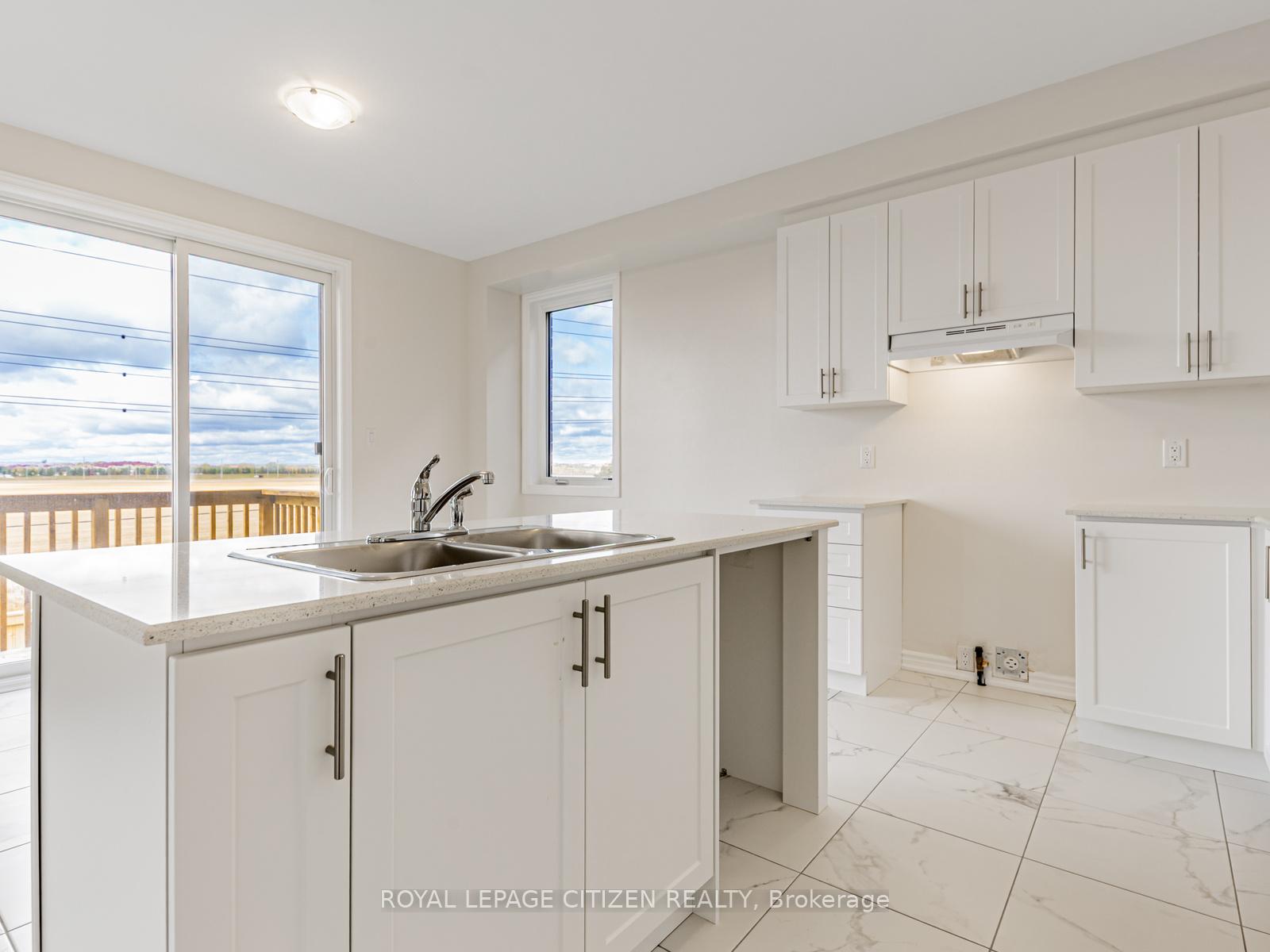 Photo 14 of 63 Fenn Crescent, New Tecumseth, Alliston — HOMEH