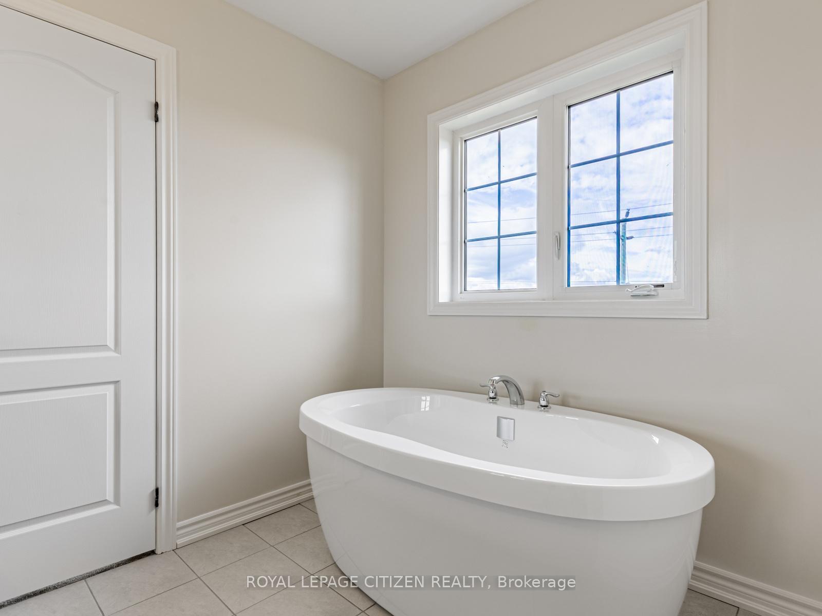 Photo 31 of 63 Fenn Crescent, New Tecumseth, Alliston — HOMEH
