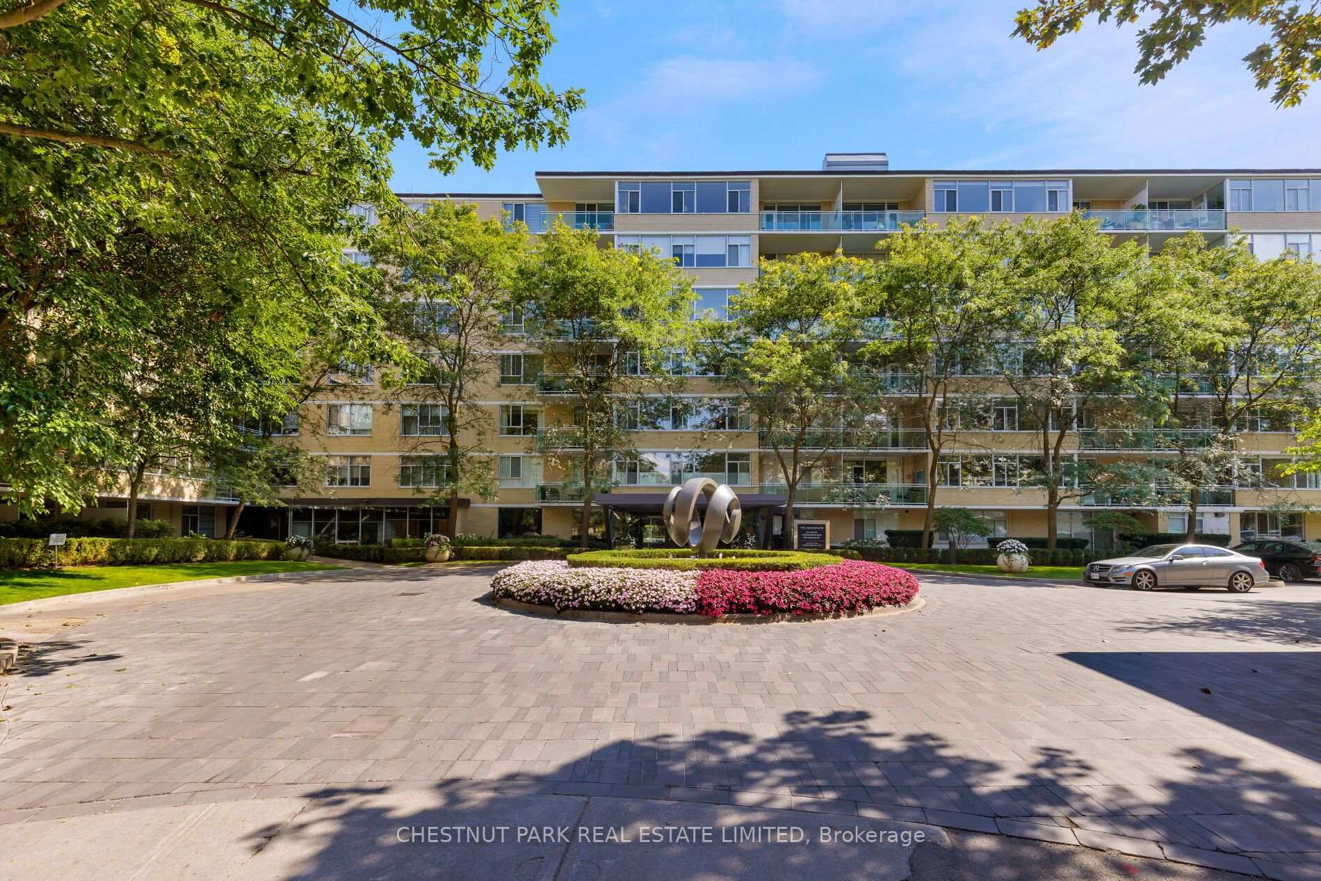 Photo 2 of Unit 322, 1 Benvenuto Place, Toronto, Casa Loma — HOMEH