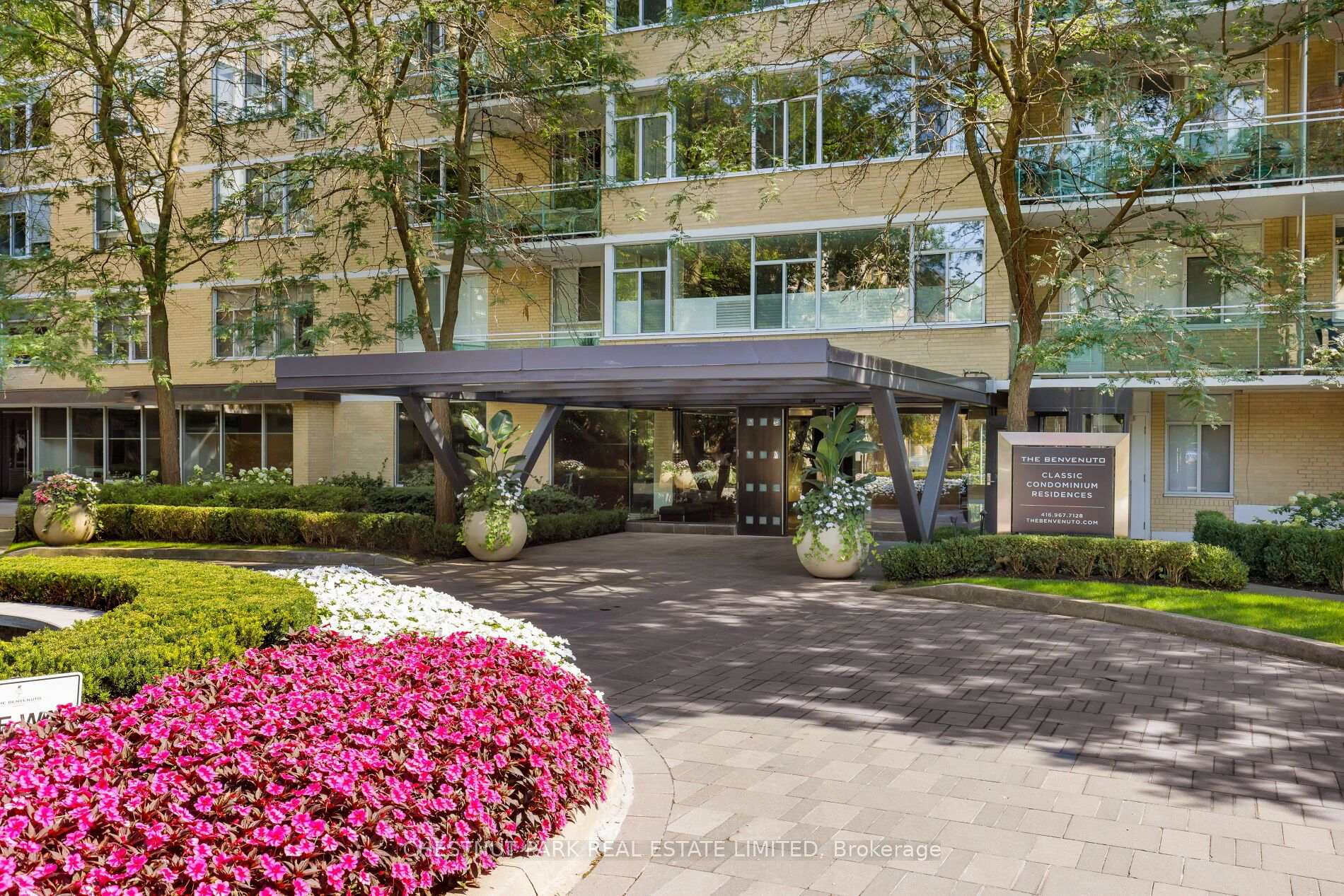 Photo 4 of Unit 322, 1 Benvenuto Place, Toronto, Casa Loma — HOMEH