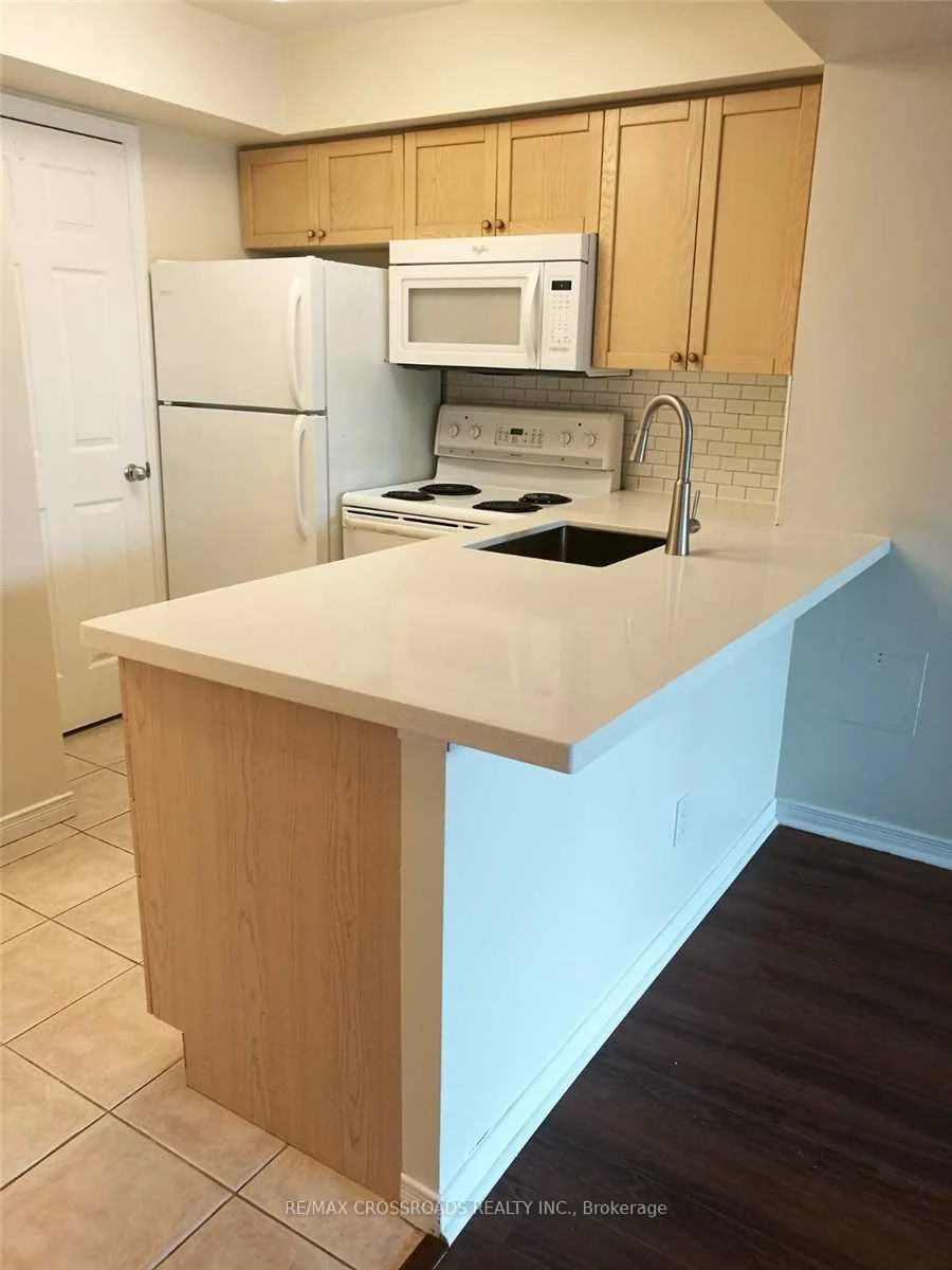 Photo 6 of Unit 1001, 30 Harrison Garden Boulevard, North York, Willowdale East — HOMEH