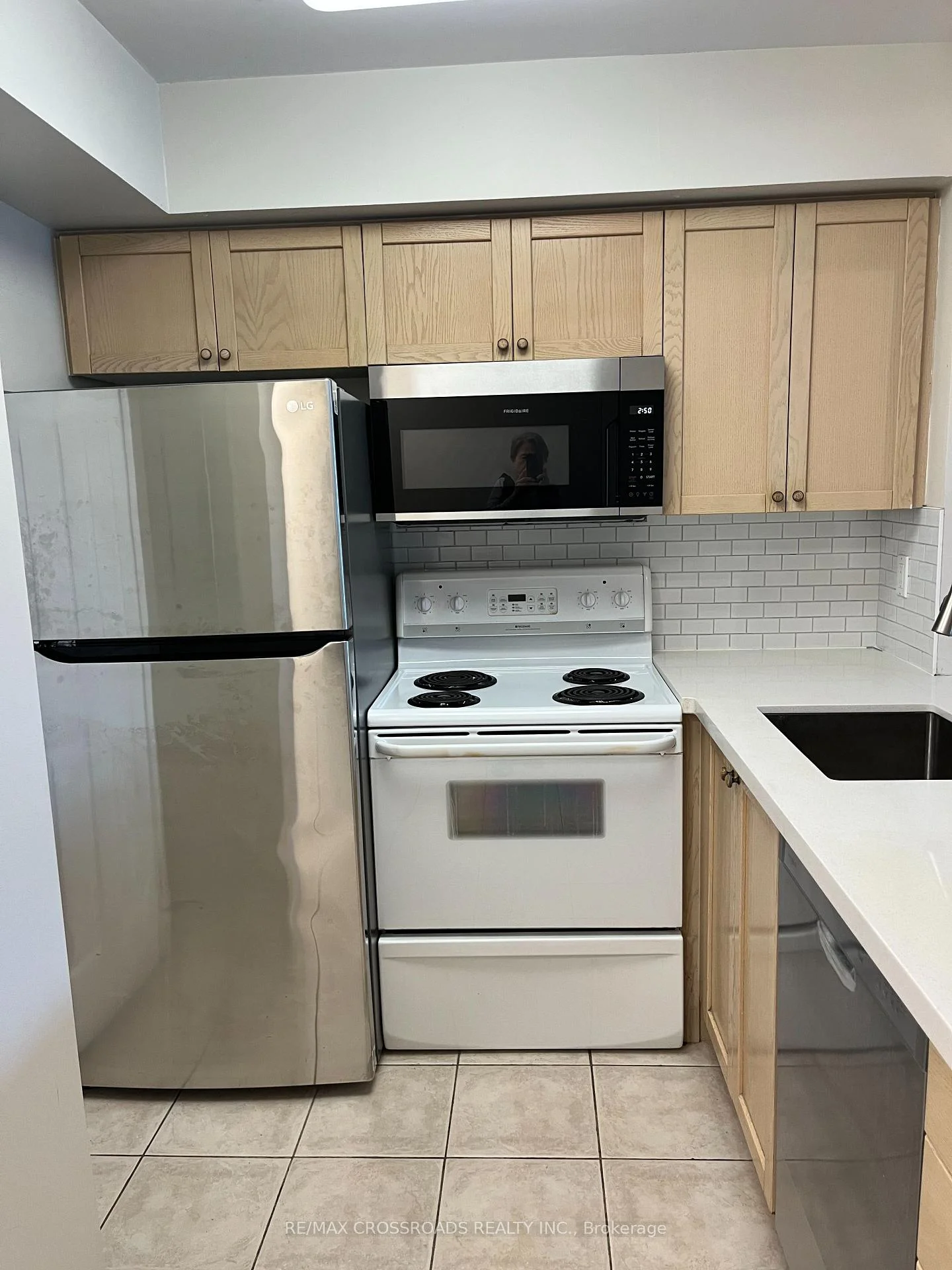 Photo 16 of Unit 1001, 30 Harrison Garden Boulevard, North York, Willowdale East — HOMEH