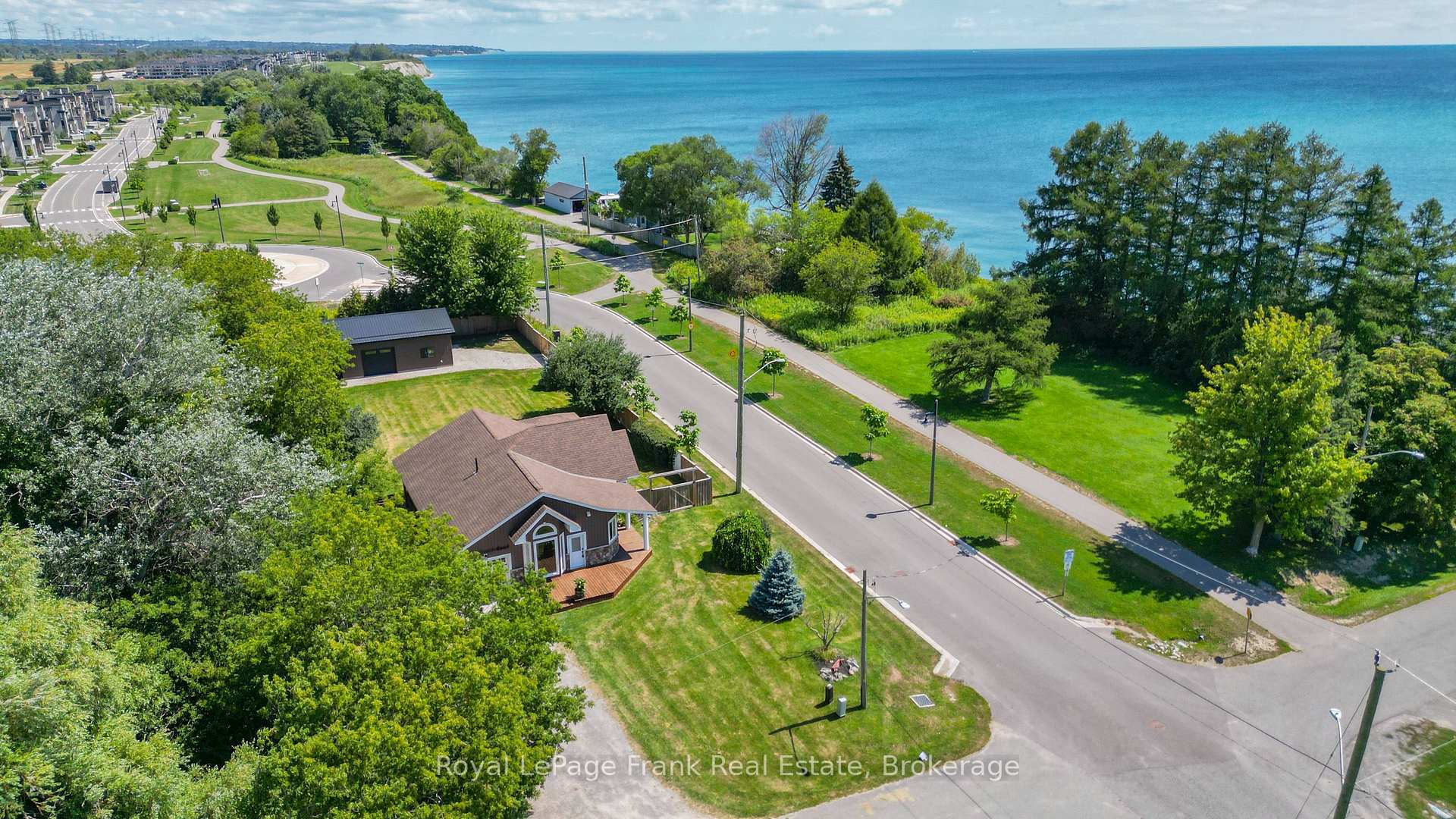Photo 2 of 86 East Beach Road, Clarington, Bowmanville — HOMEH