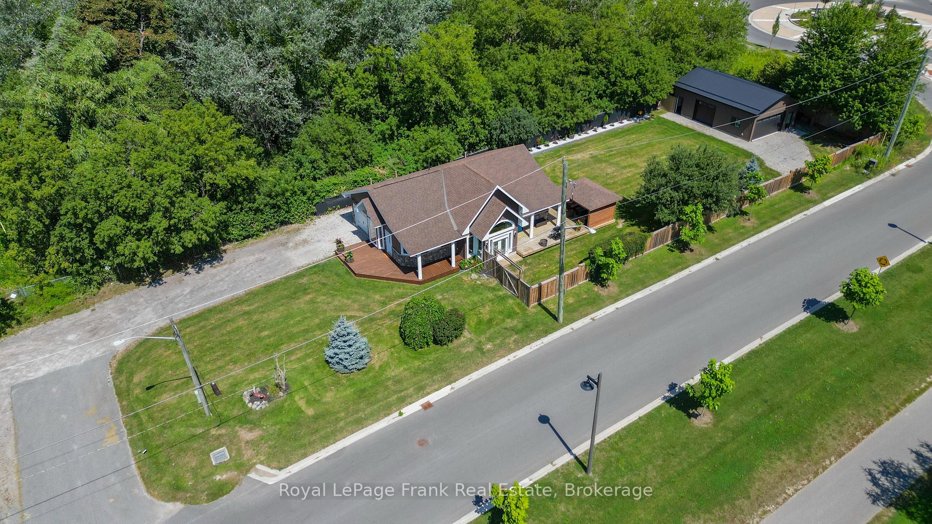Photo 7 of 86 East Beach Road, Clarington, Bowmanville — HOMEH