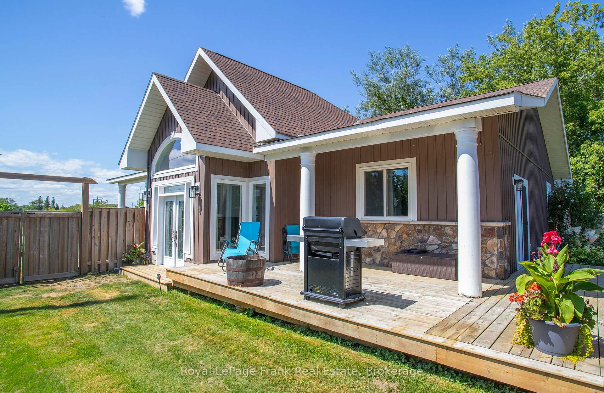 Photo 14 of 86 East Beach Road, Clarington, Bowmanville — HOMEH