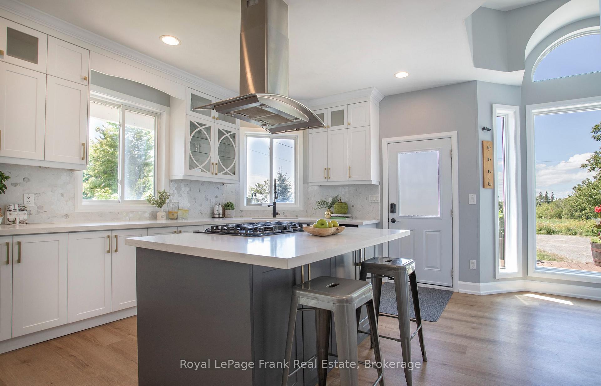 Photo 15 of 86 East Beach Road, Clarington, Bowmanville — HOMEH