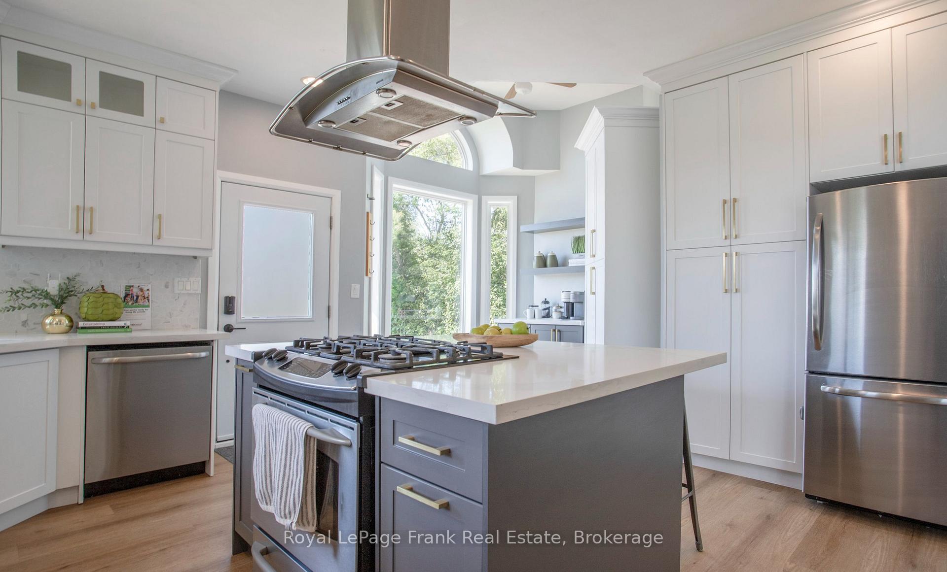 Photo 18 of 86 East Beach Road, Clarington, Bowmanville — HOMEH