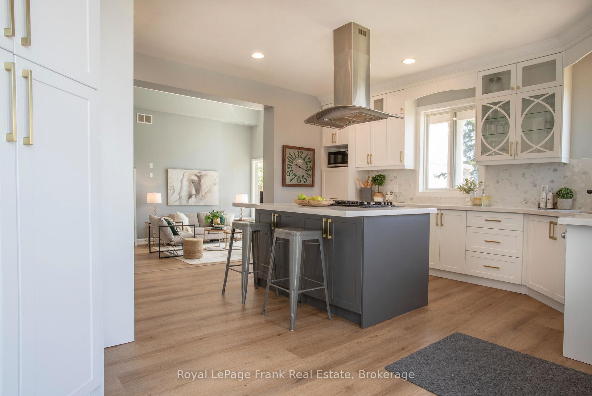 Photo 19 of 86 East Beach Road, Clarington, Bowmanville — HOMEH