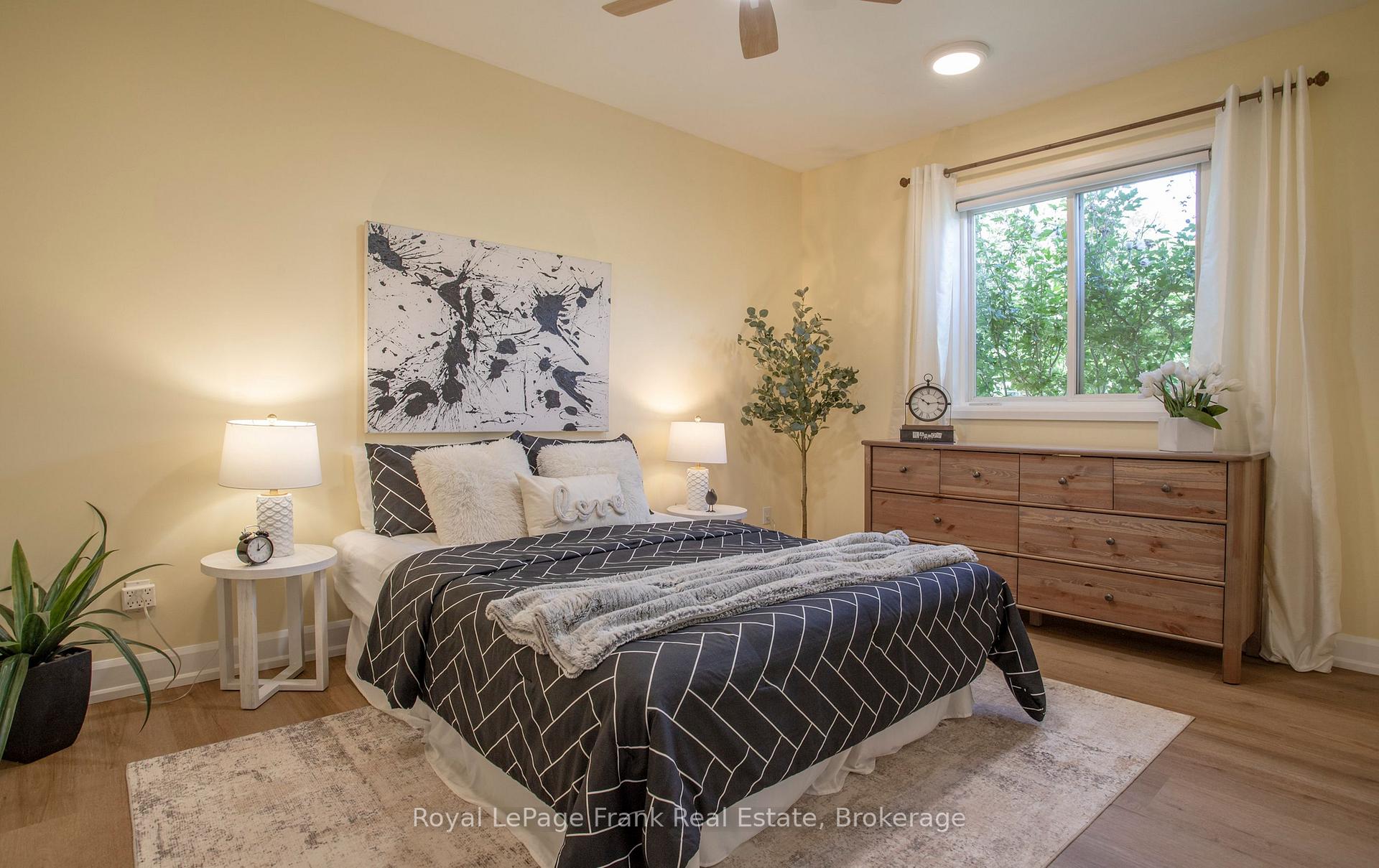 Photo 32 of 86 East Beach Road, Clarington, Bowmanville — HOMEH