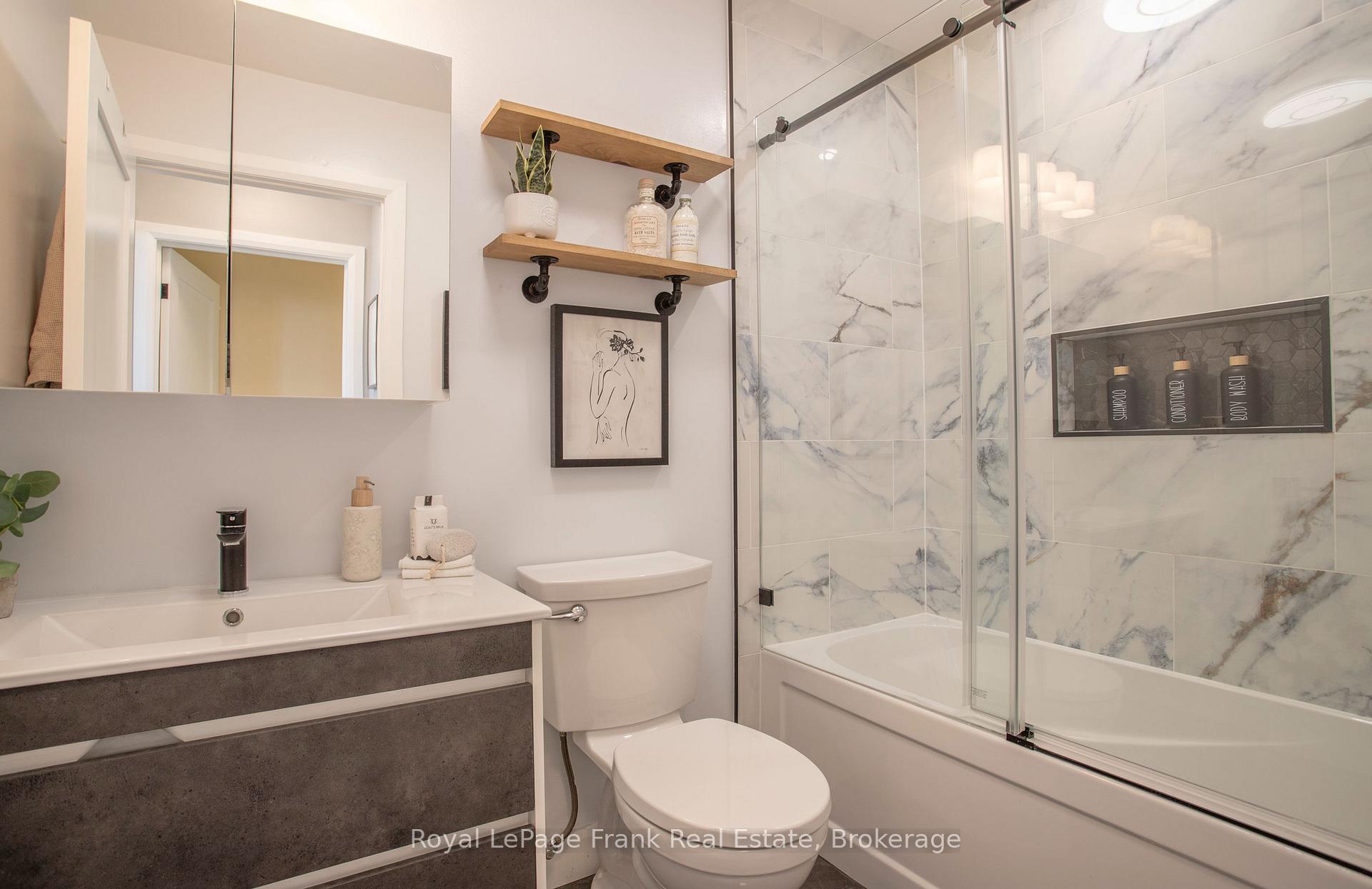 Photo 33 of 86 East Beach Road, Clarington, Bowmanville — HOMEH