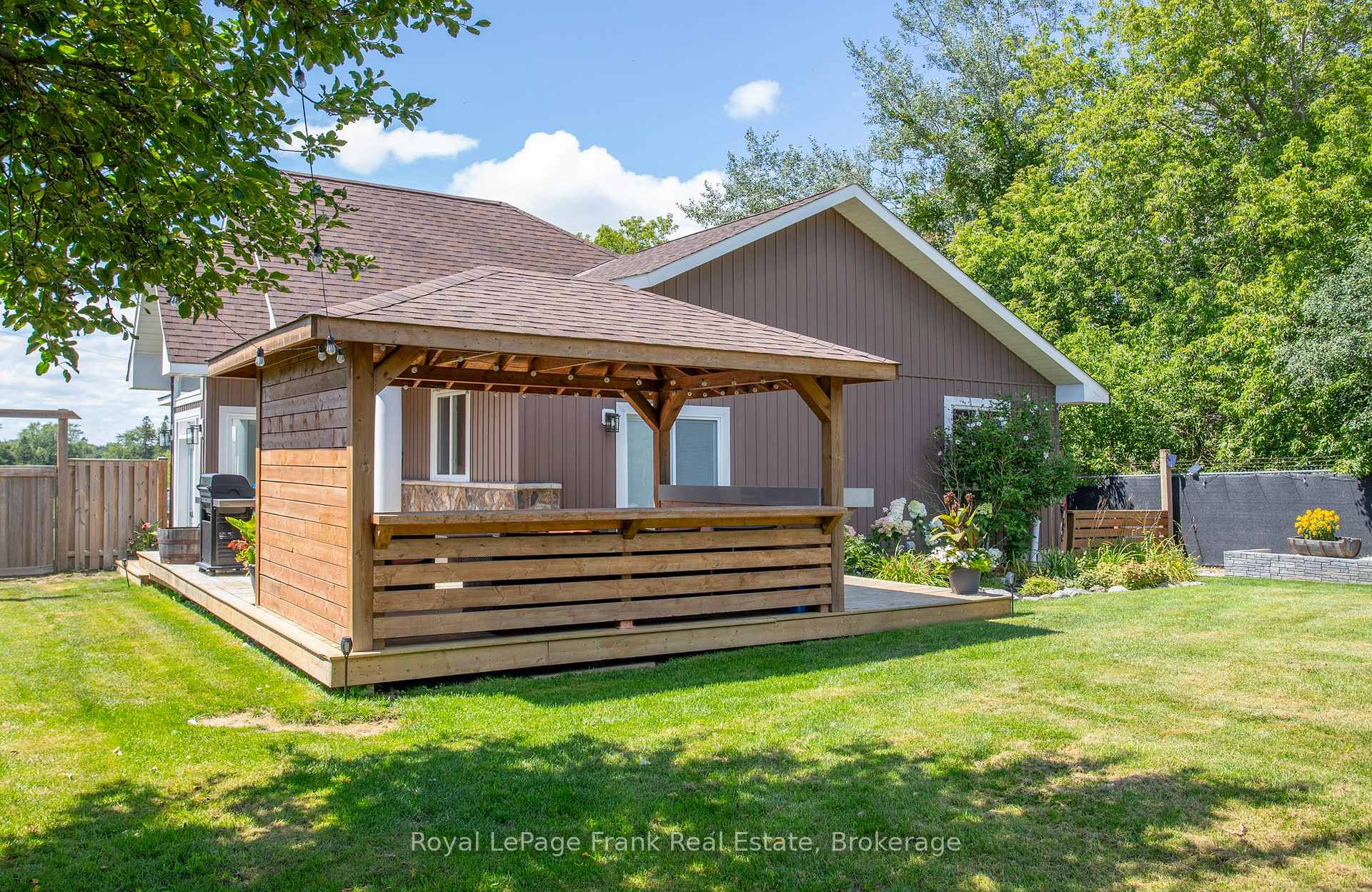 Photo 37 of 86 East Beach Road, Clarington, Bowmanville — HOMEH