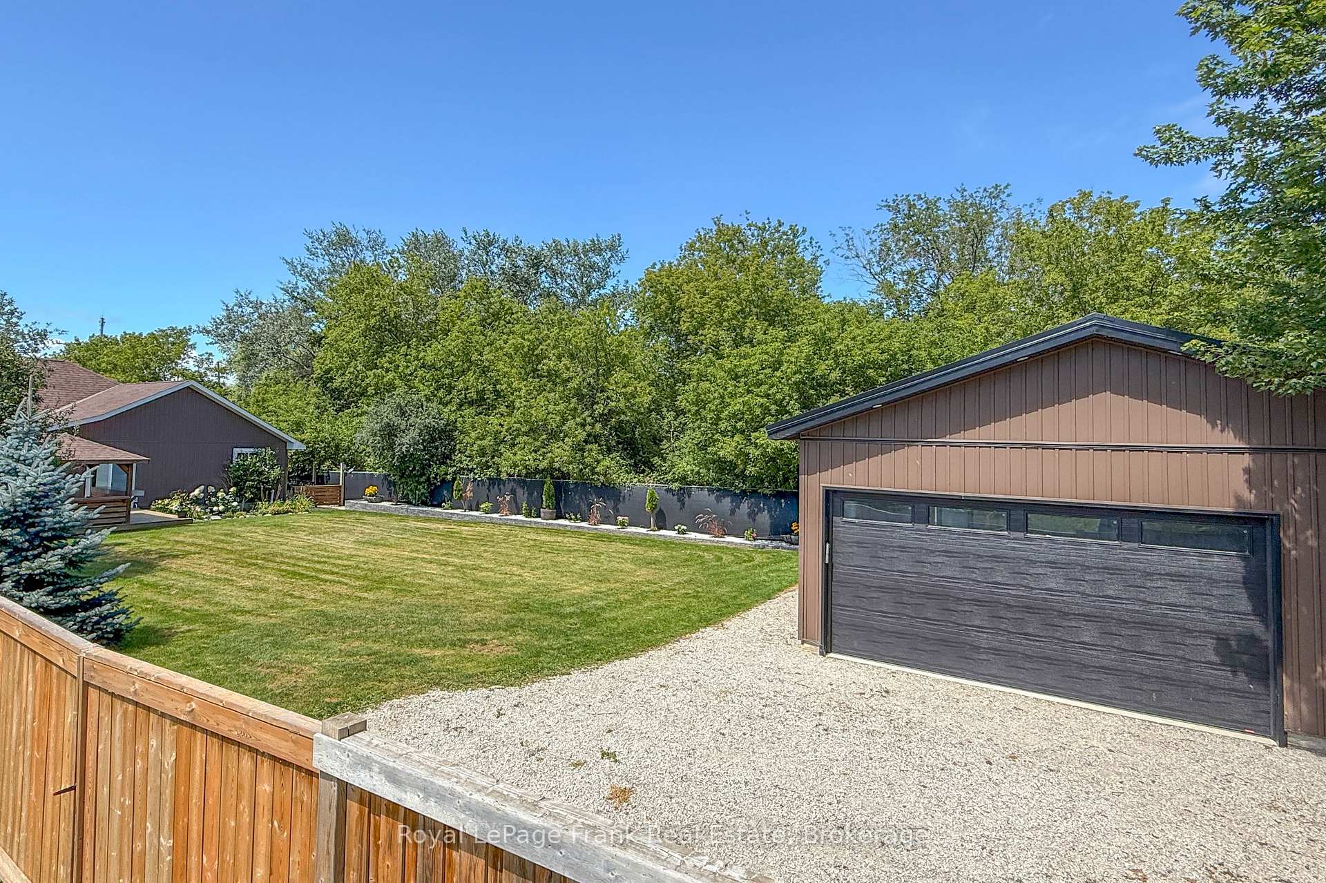 Photo 47 of 86 East Beach Road, Clarington, Bowmanville — HOMEH