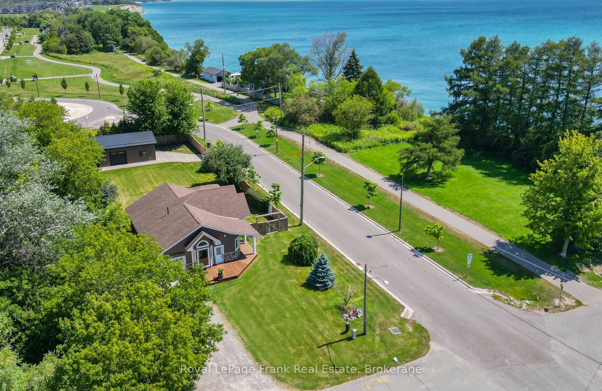 Photo 3 of 86 East Beach Road, Clarington, Bowmanville — HOMEH
