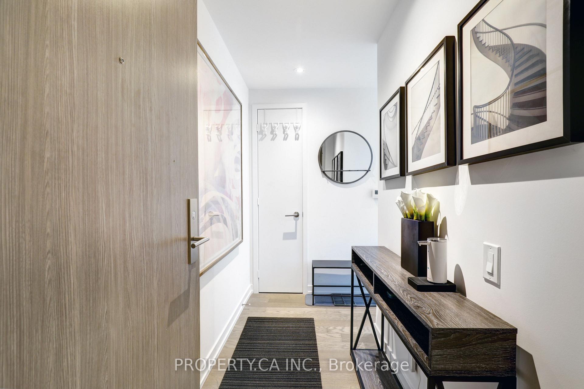 Photo 4 of Unit 3004, 161 Roehampton Avenue, Toronto, Mount Pleasant West — HOMEH