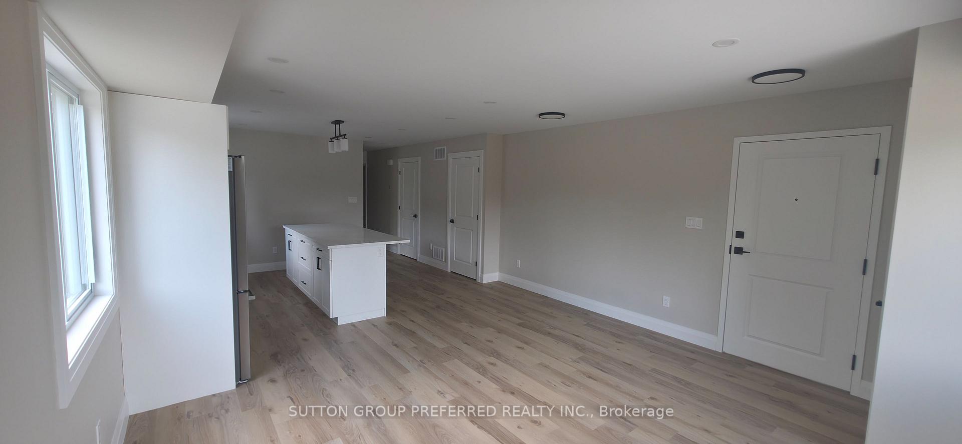 Photo 4 of Unit 2, 118 Scott Street, Strathroy-Caradoc, SE — HOMEH