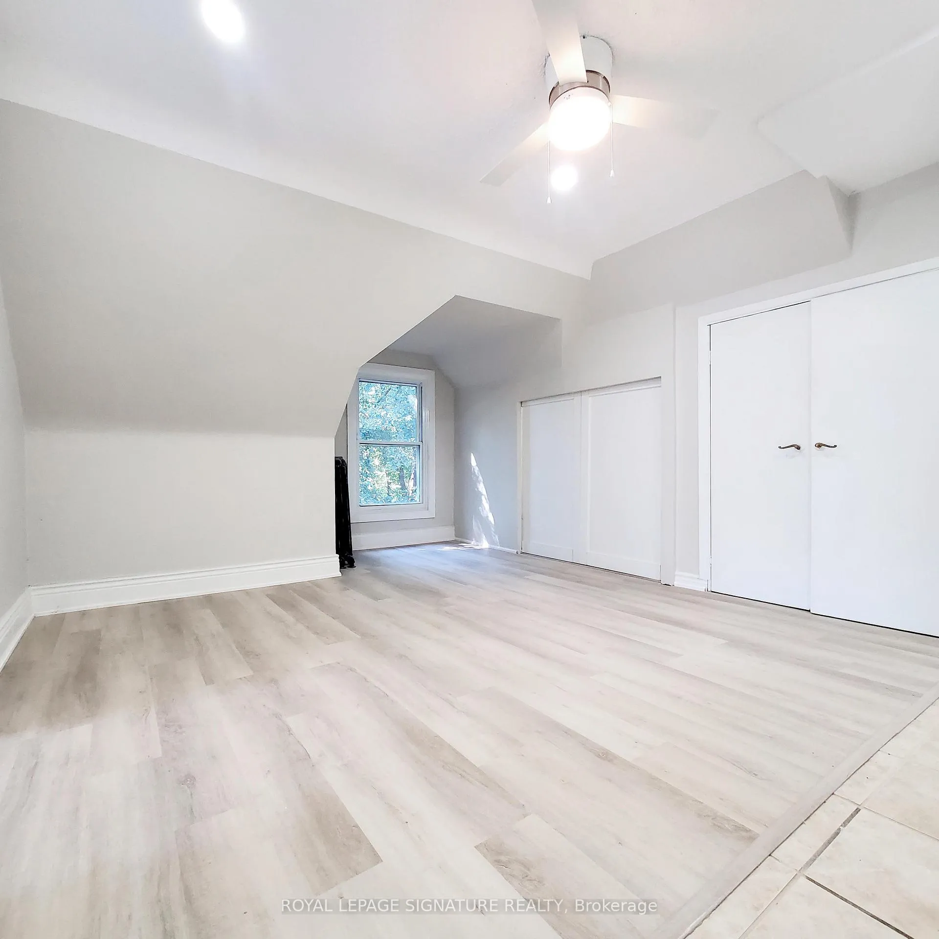 Photo 4 of Unit 4, 116 Fairholt Road S, Hamilton, Stipley — HOMEH