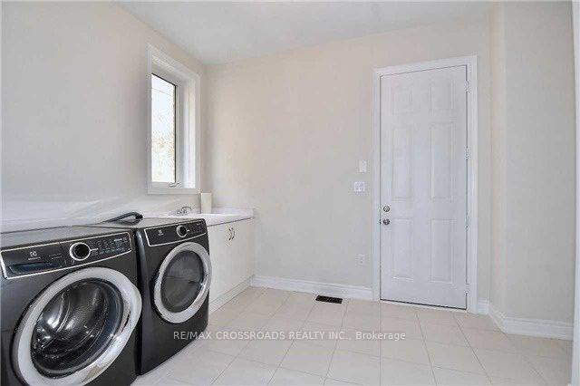 Photo 13 of 776 Harry Douglas Street, Newmarket, Stonehaven-Wyndham — HOMEH