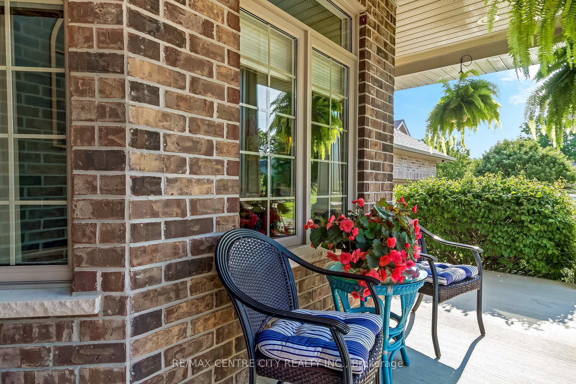 Photo 4 of 20 Ensley Place, Central Elgin, Port Stanley — HOMEH