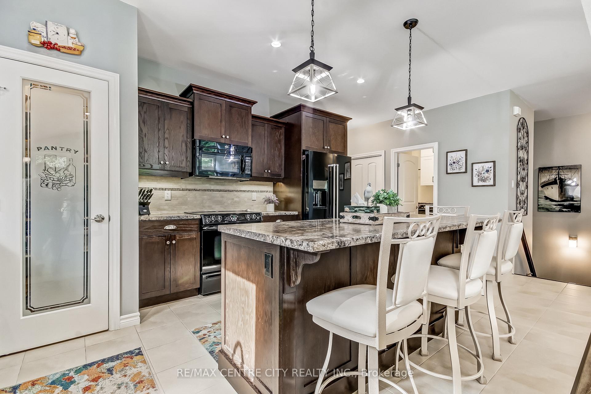 Photo 11 of 20 Ensley Place, Central Elgin, Port Stanley — HOMEH