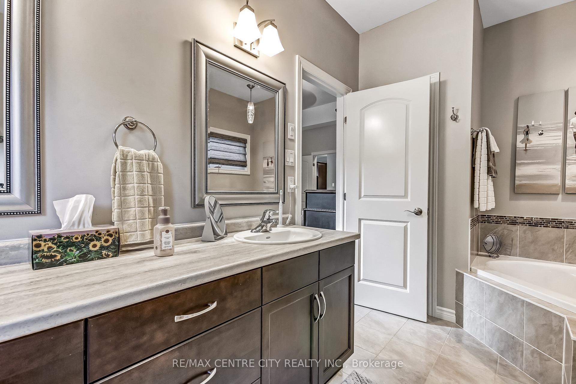 Photo 17 of 20 Ensley Place, Central Elgin, Port Stanley — HOMEH