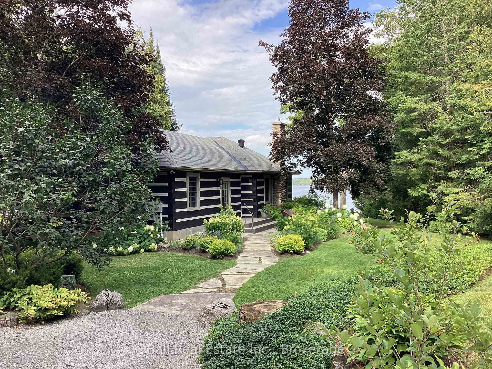 Photo 1 of 2933 Ayotte's Point Lane, Selwyn — HOMEH