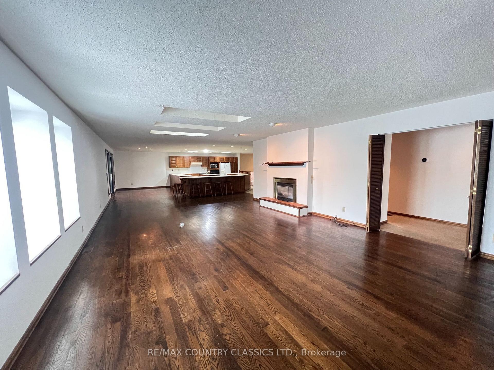 Photo 12 of 10 - 12 Flint Avenue, Bancroft, Bancroft Ward — HOMEH