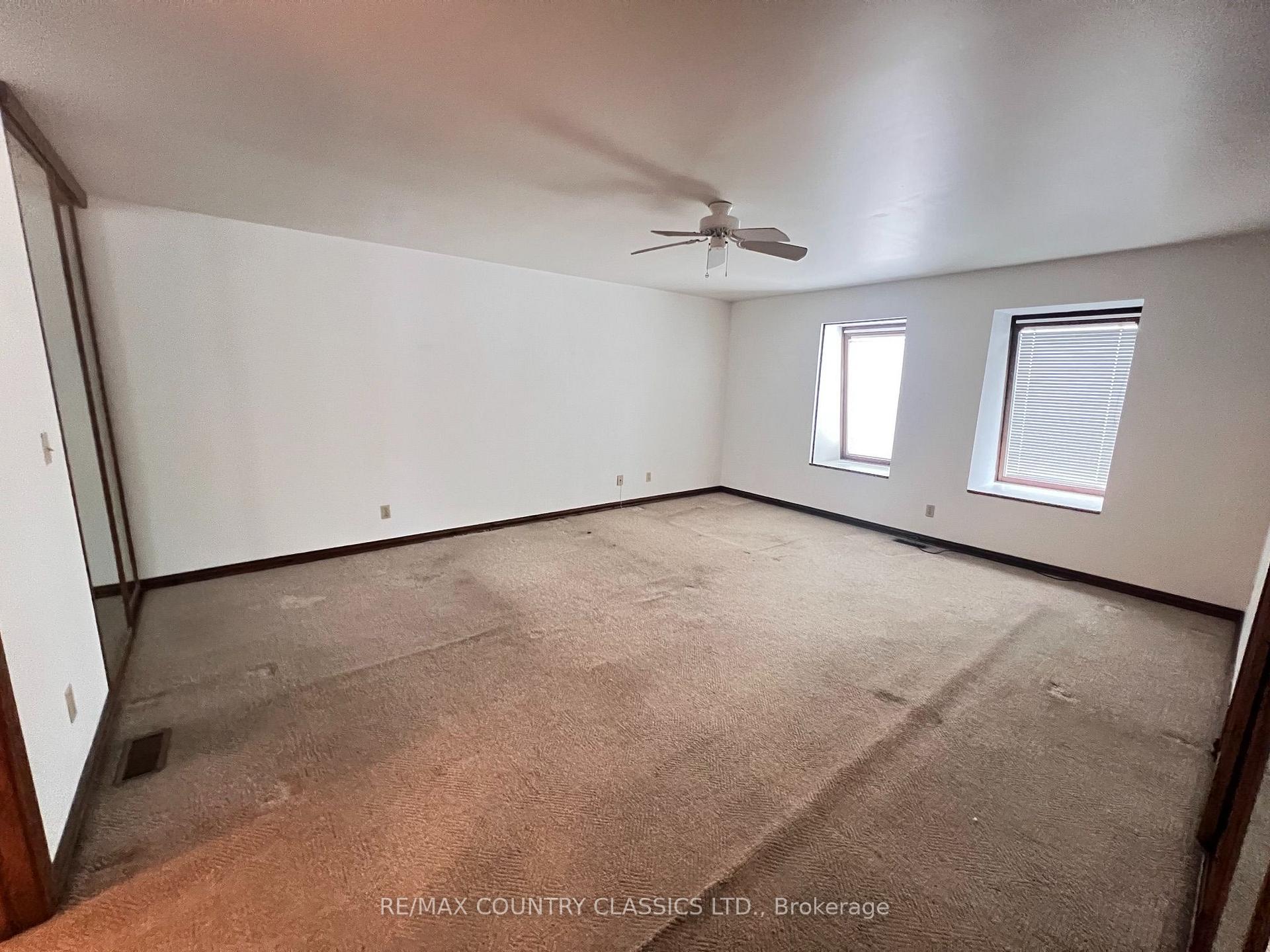 Photo 15 of 10 - 12 Flint Avenue, Bancroft, Bancroft Ward — HOMEH