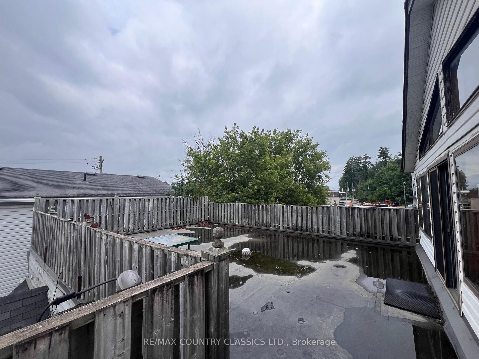 Photo 24 of 10 - 12 Flint Avenue, Bancroft, Bancroft Ward — HOMEH
