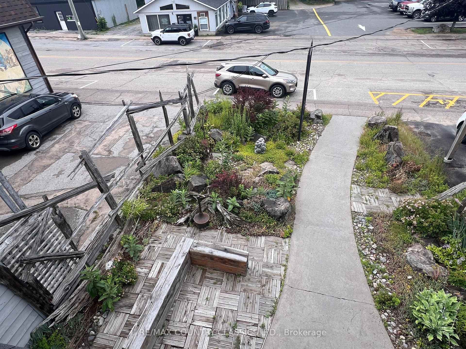 Photo 26 of 10 - 12 Flint Avenue, Bancroft, Bancroft Ward — HOMEH