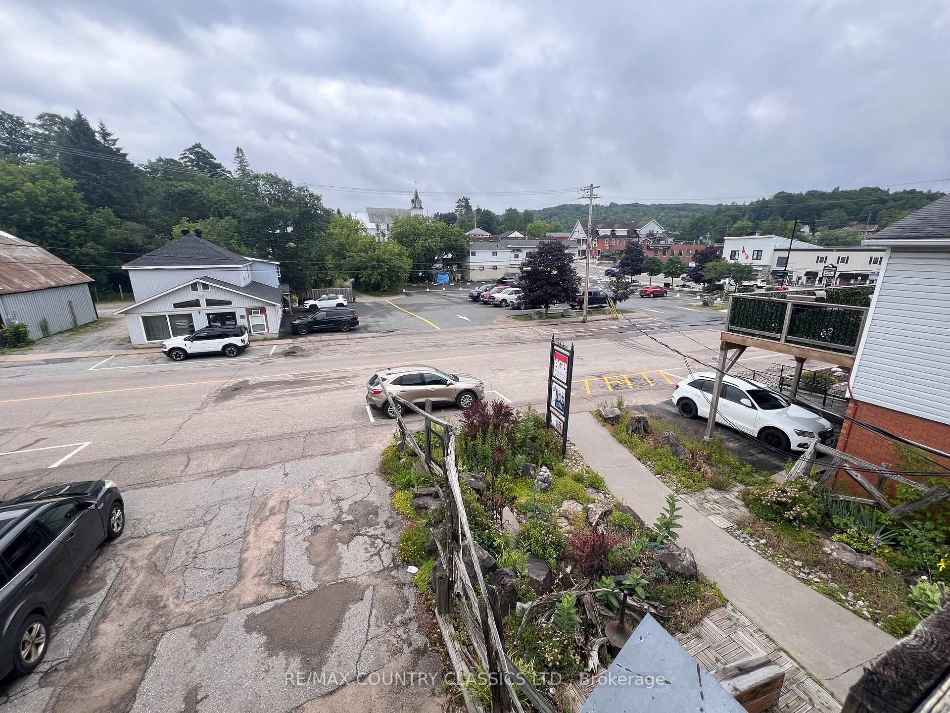 Photo 27 of 10 - 12 Flint Avenue, Bancroft, Bancroft Ward — HOMEH