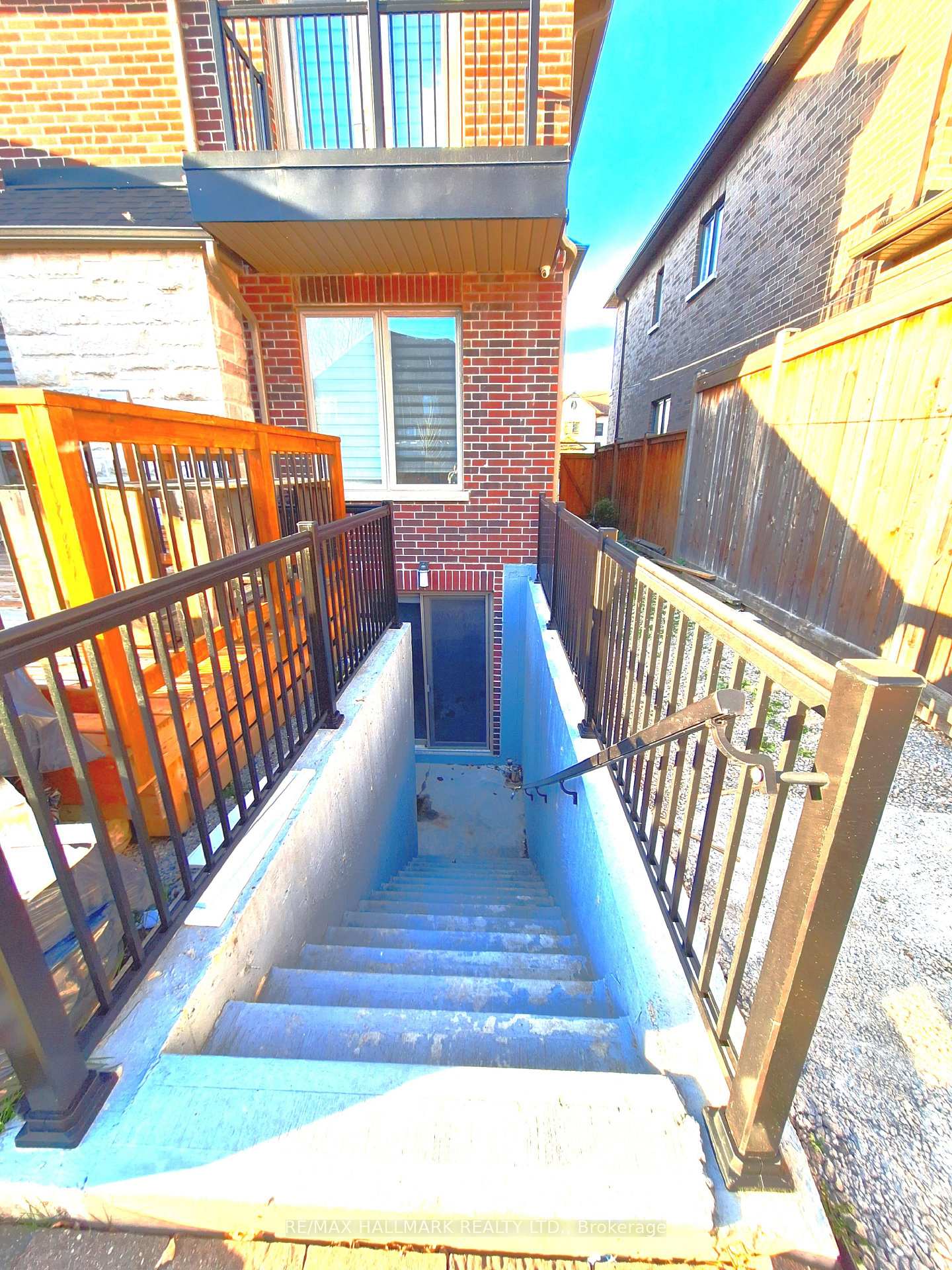 Photo 4 of Unit LOWER, 38 Harrison Avenue, Mississauga, Port Credit — HOMEH