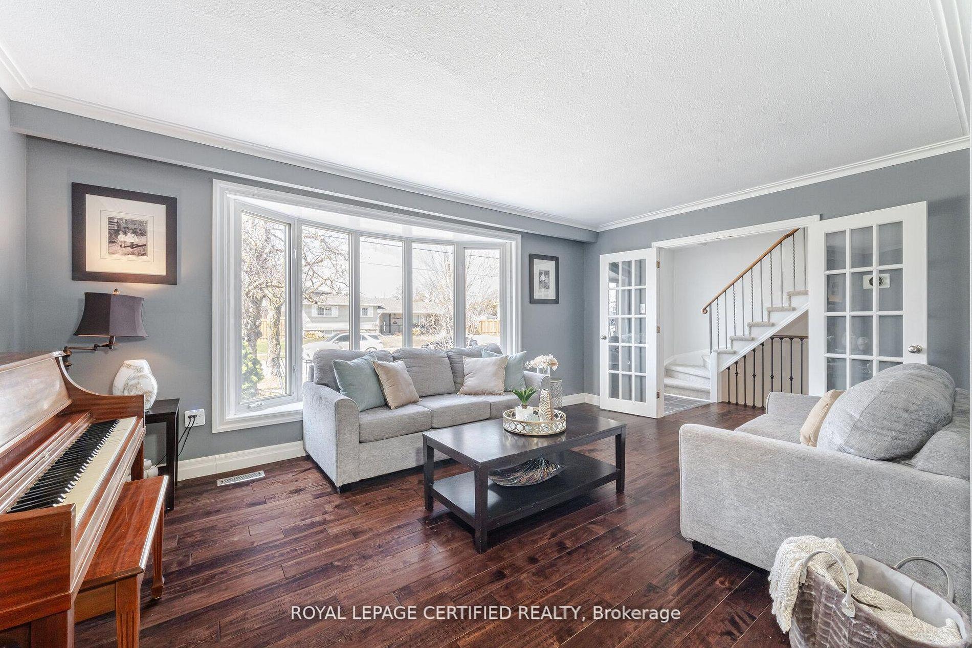 Photo 4 of 5 Stockman Crescent, Halton Hills, Georgetown — HOMEH