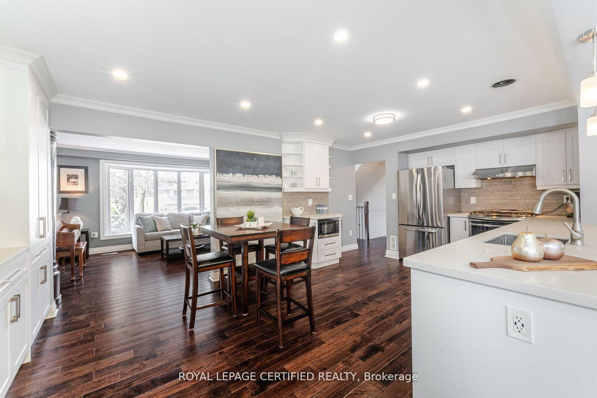 Photo 6 of 5 Stockman Crescent, Halton Hills, Georgetown — HOMEH