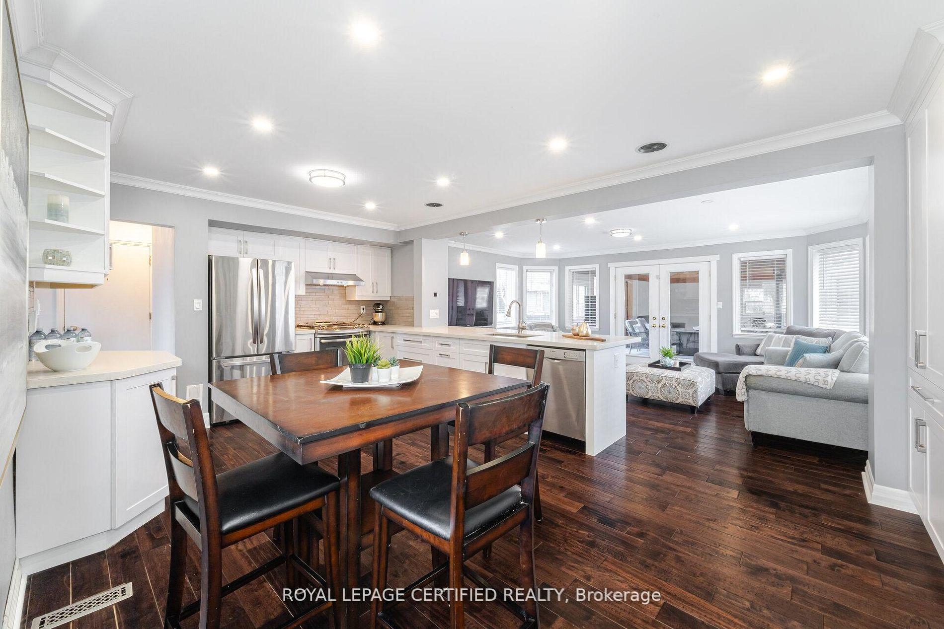 Photo 8 of 5 Stockman Crescent, Halton Hills, Georgetown — HOMEH