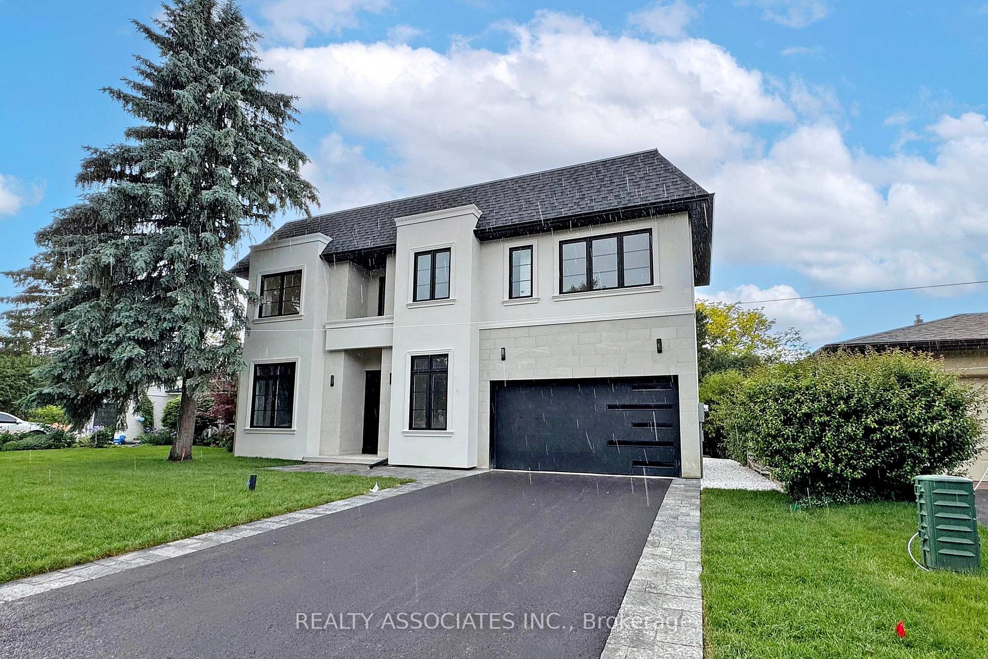 Photo 2 of 32 Cossar Avenue, Aurora, Aurora Highlands — HOMEH