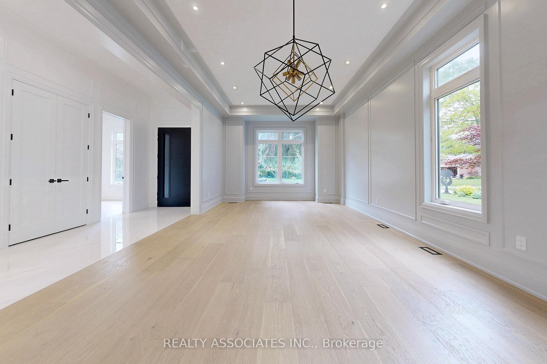 Photo 5 of 32 Cossar Avenue, Aurora, Aurora Highlands — HOMEH