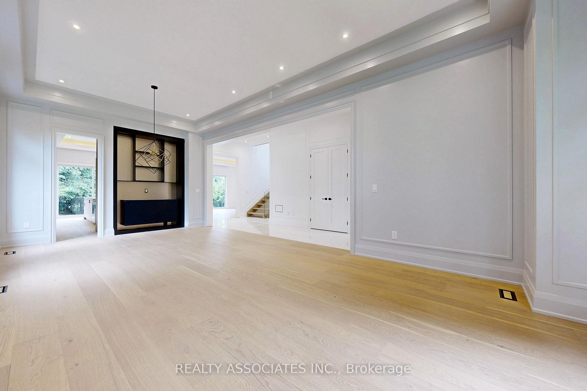 Photo 6 of 32 Cossar Avenue, Aurora, Aurora Highlands — HOMEH