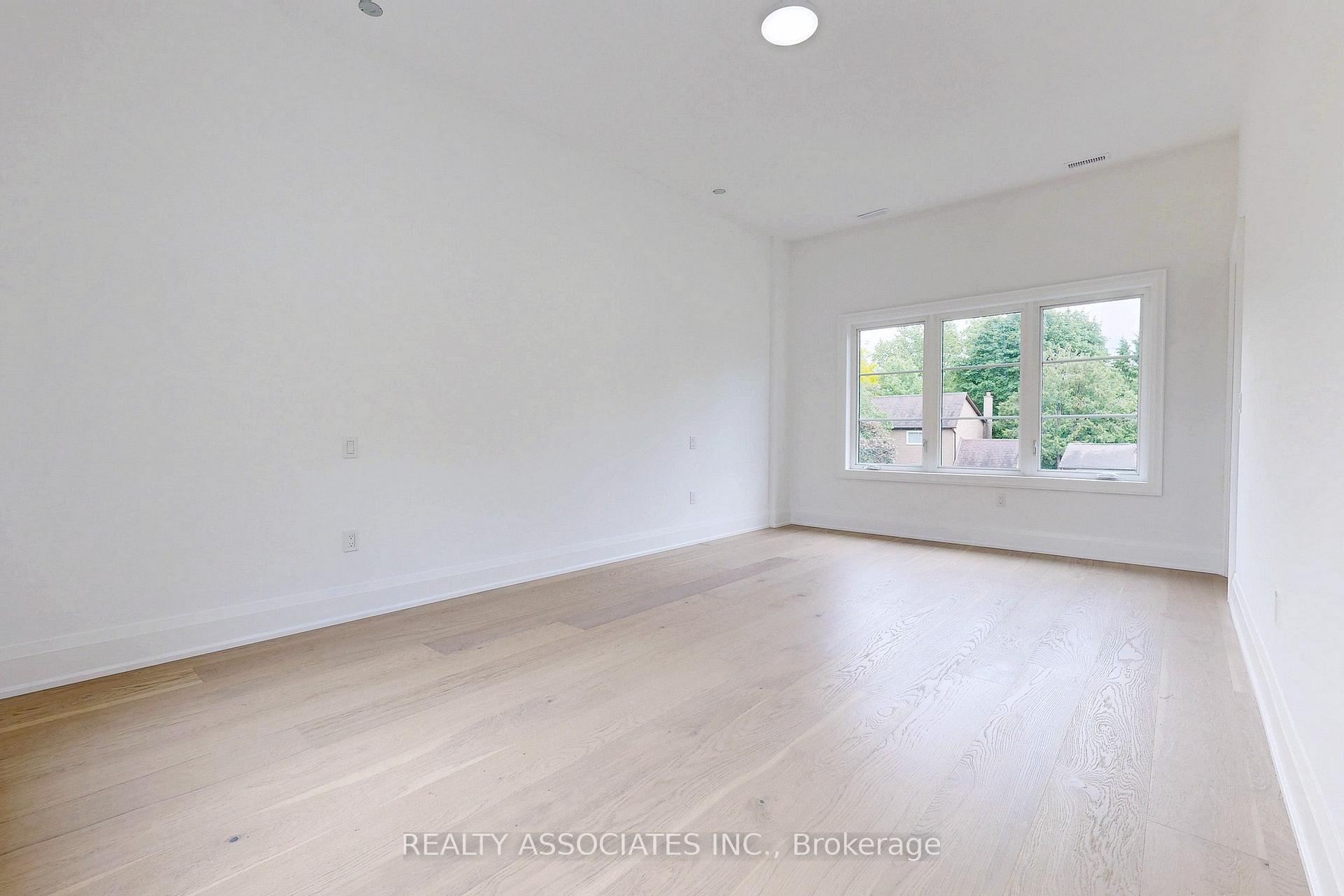 Photo 38 of 32 Cossar Avenue, Aurora, Aurora Highlands — HOMEH