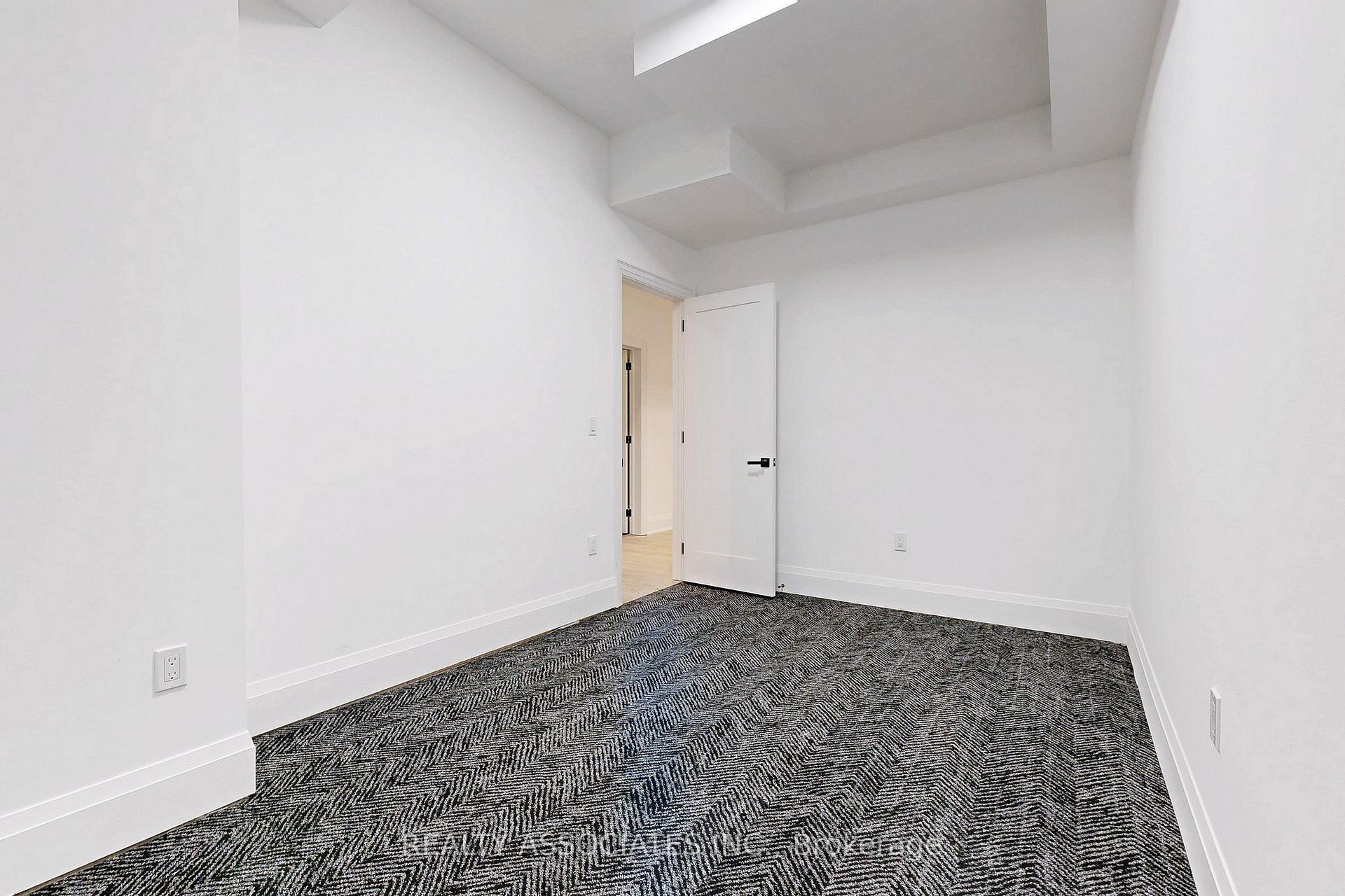 Photo 48 of 32 Cossar Avenue, Aurora, Aurora Highlands — HOMEH