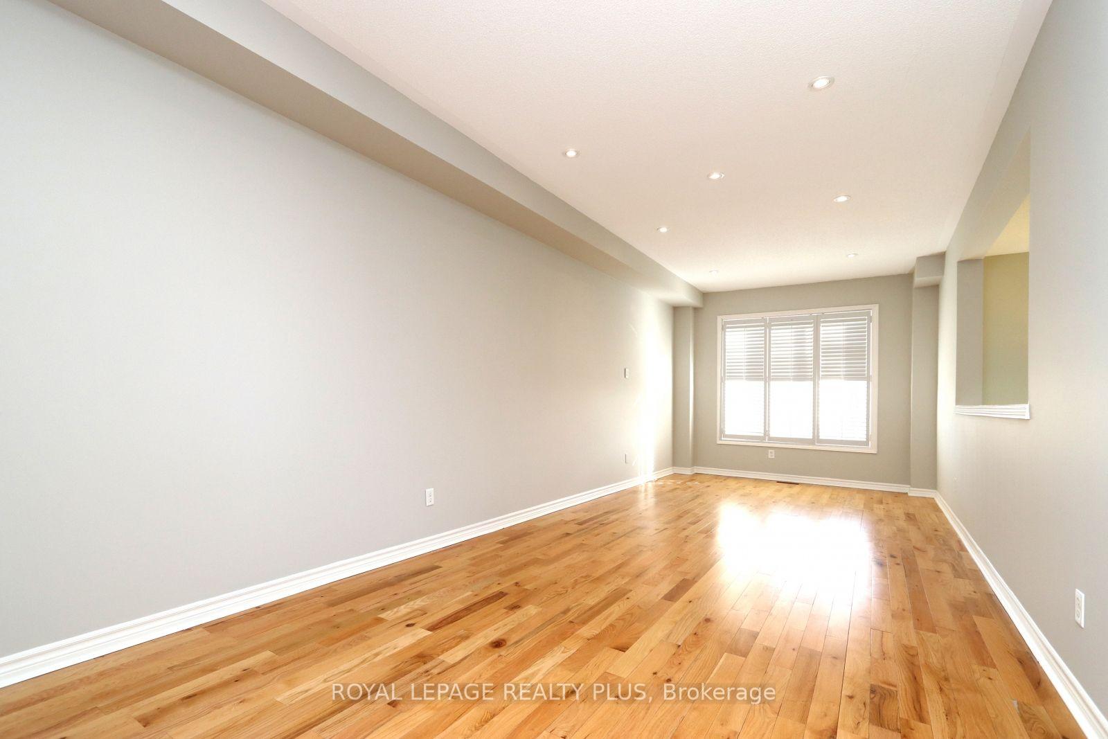 Photo 11 of 3656 Twinmaple Drive, Mississauga, Applewood — HOMEH