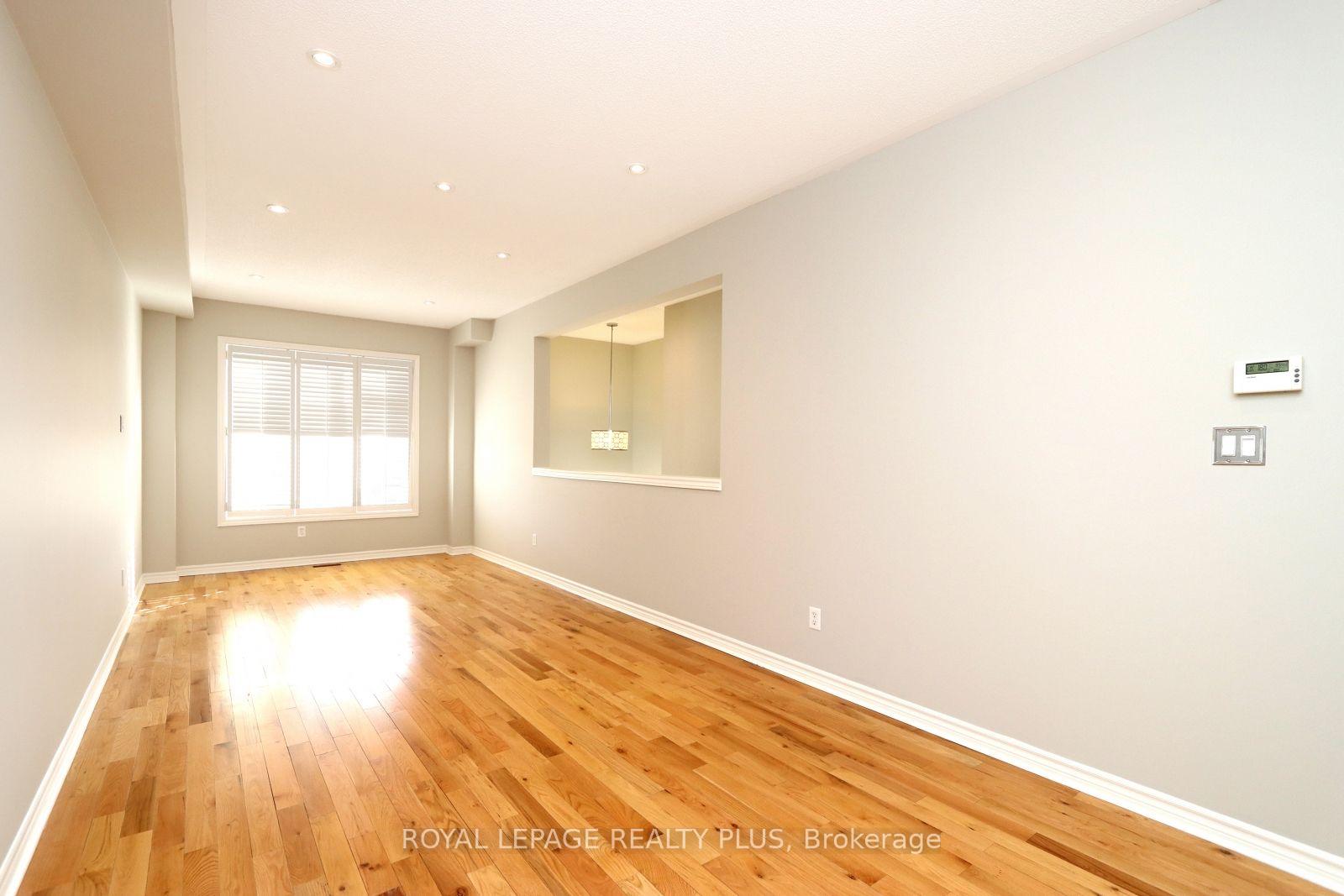 Photo 12 of 3656 Twinmaple Drive, Mississauga, Applewood — HOMEH