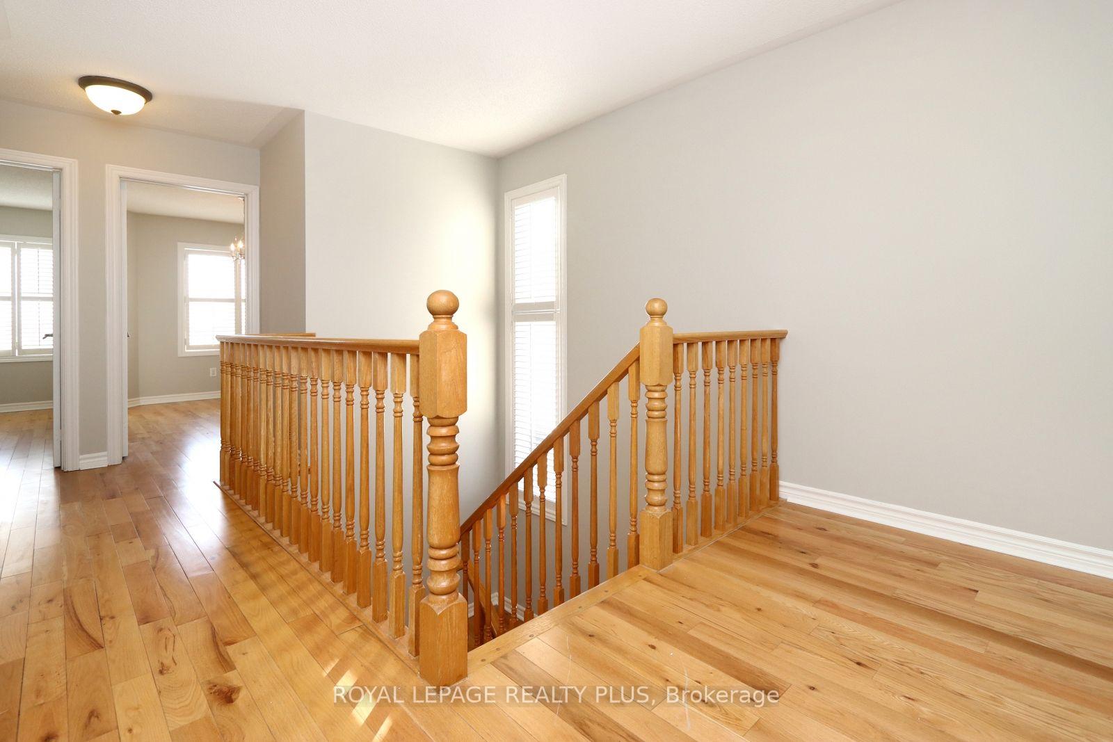 Photo 13 of 3656 Twinmaple Drive, Mississauga, Applewood — HOMEH