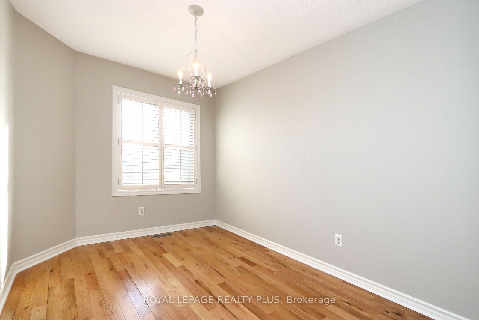 Photo 18 of 3656 Twinmaple Drive, Mississauga, Applewood — HOMEH