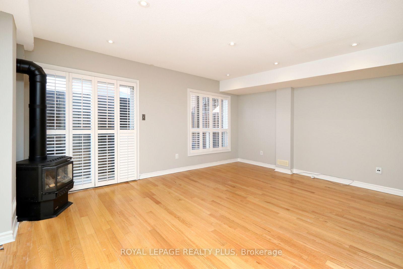 Photo 19 of 3656 Twinmaple Drive, Mississauga, Applewood — HOMEH