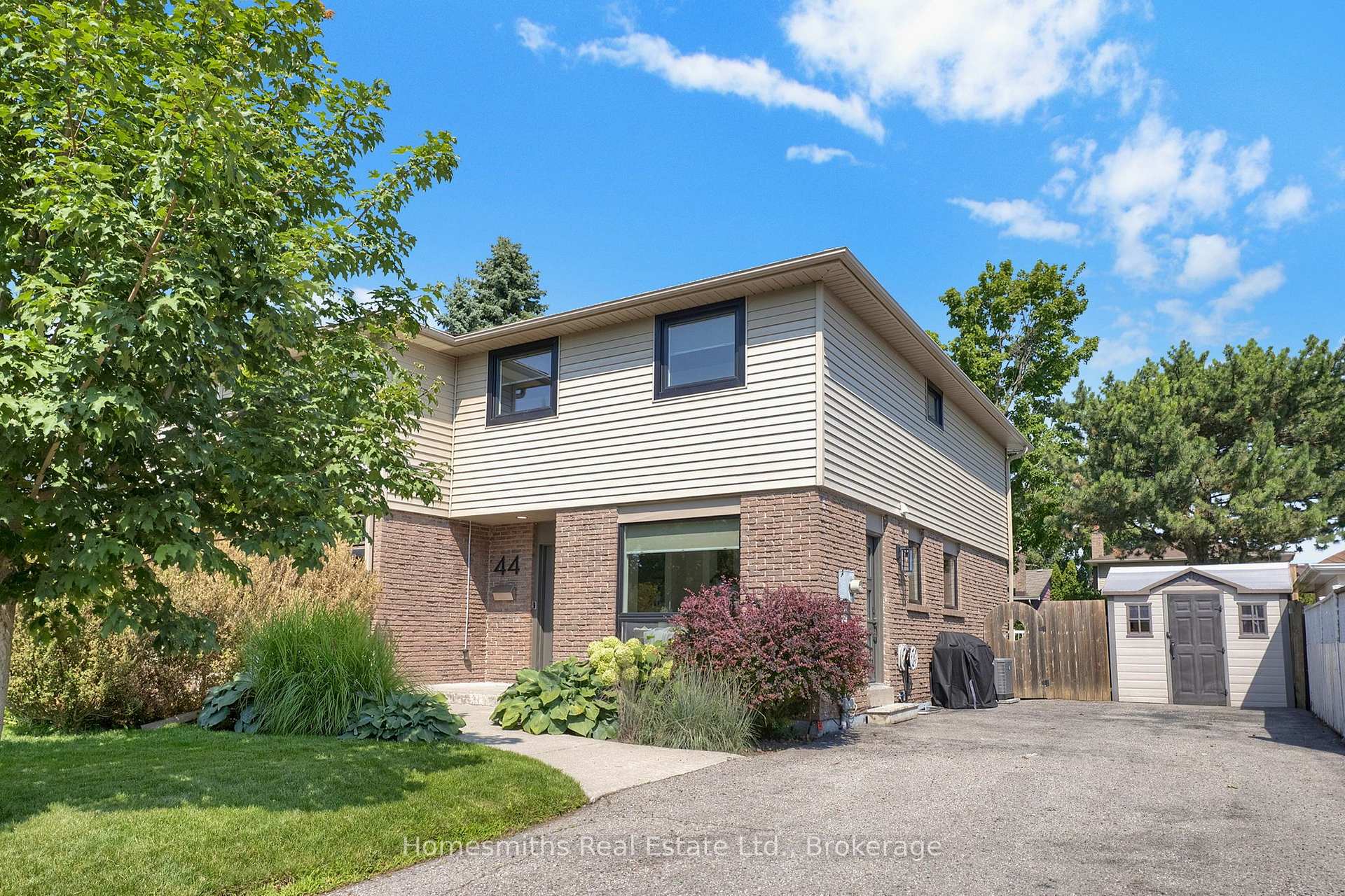 Photo 1 of 44 Loscombe Drive, Clarington, Bowmanville — HOMEH