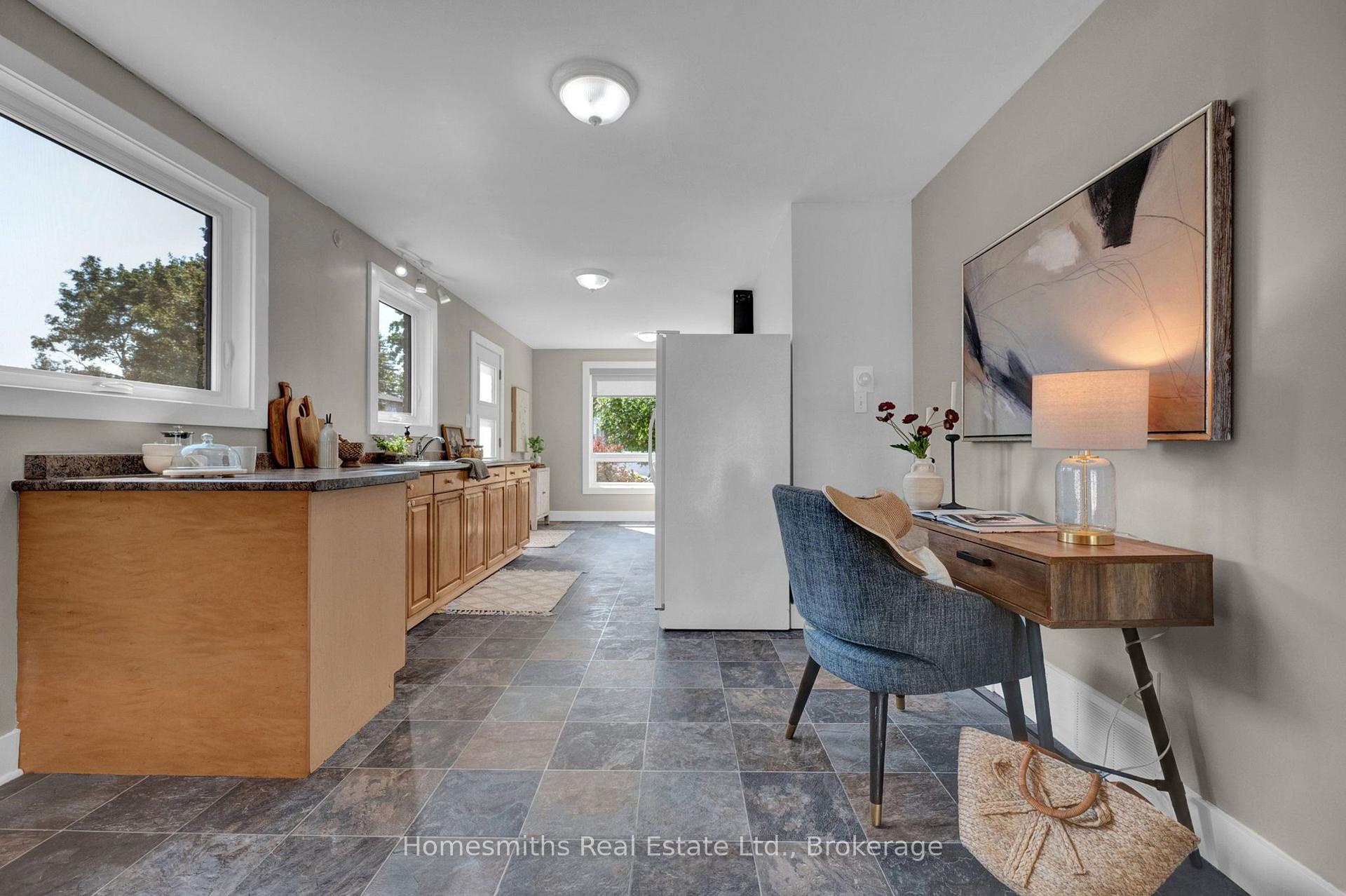 Photo 8 of 44 Loscombe Drive, Clarington, Bowmanville — HOMEH