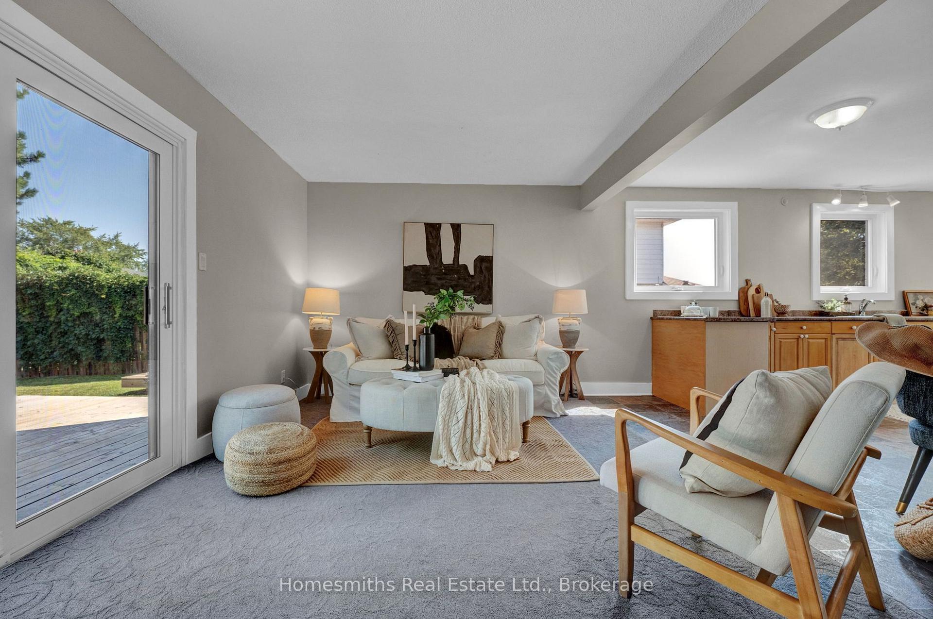 Photo 12 of 44 Loscombe Drive, Clarington, Bowmanville — HOMEH